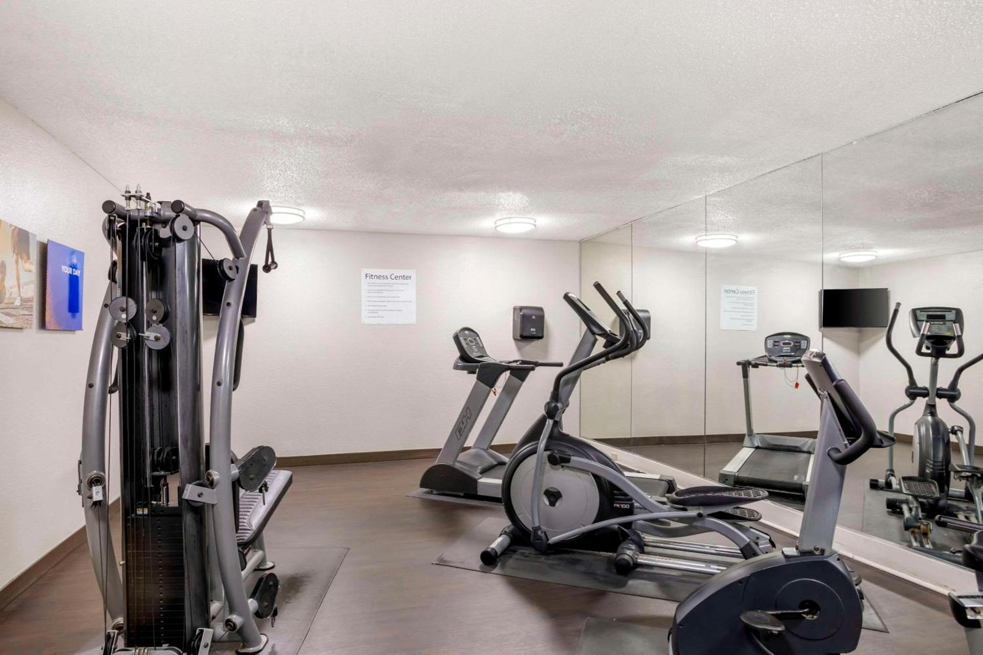 Comfort Suites Nashville Airport - BNA photo 41