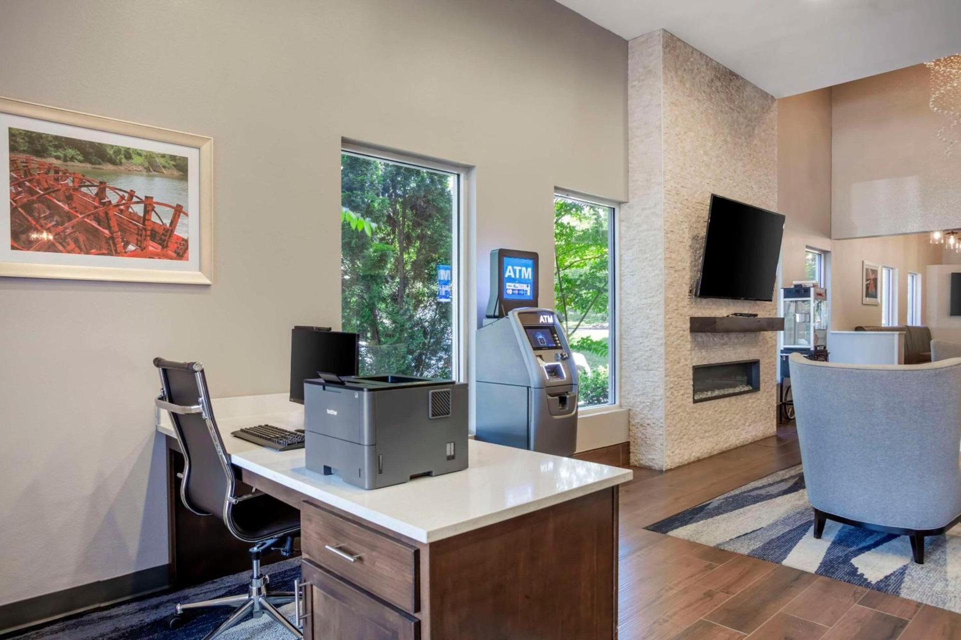 Comfort Suites Nashville Airport - BNA photo 42