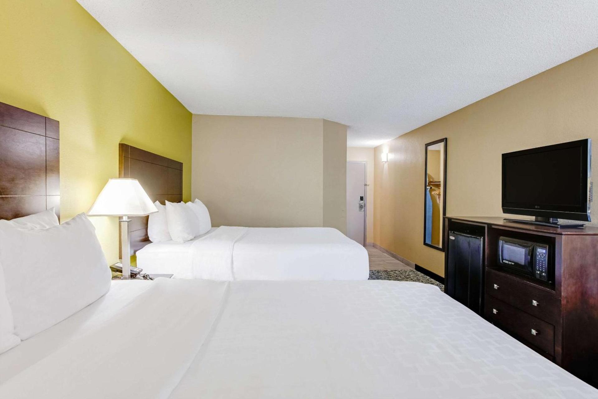 Clarion Inn Asheville Airport photo 7