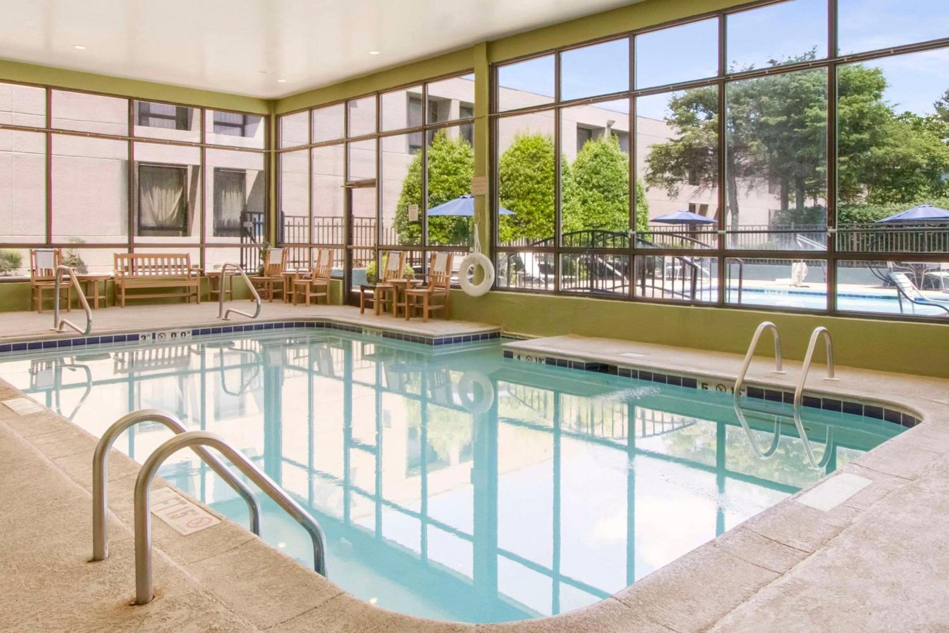 Clarion Inn Asheville Airport photo 15