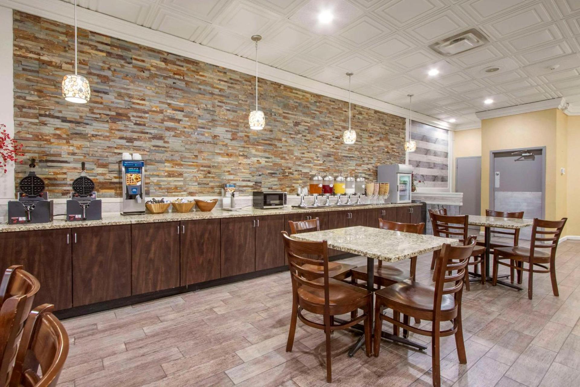 Clarion Inn Asheville Airport photo 22