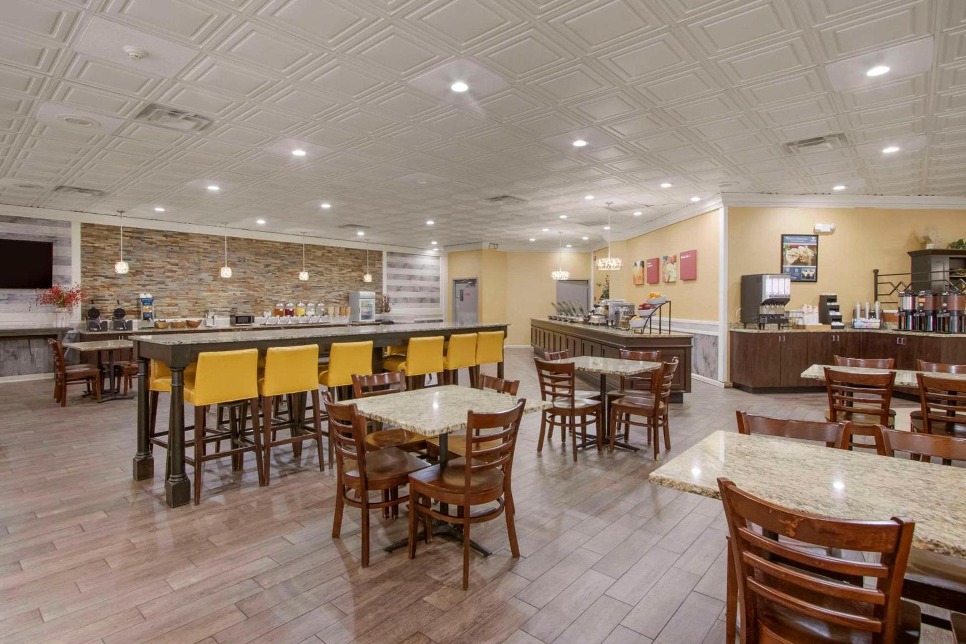 Clarion Inn Asheville Airport photo 24