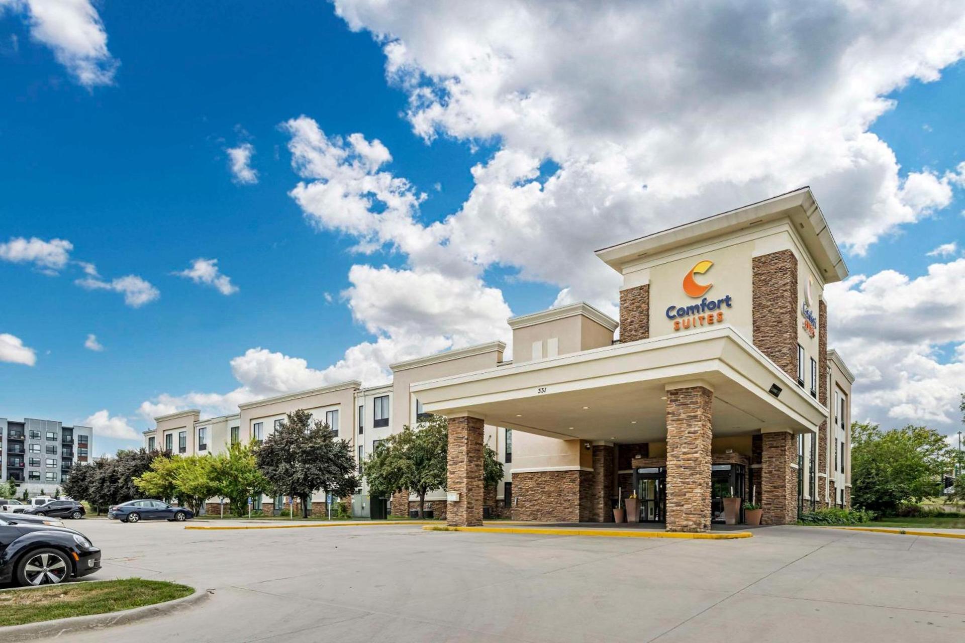 Comfort Suites East Lincoln - Mall Area photo 2