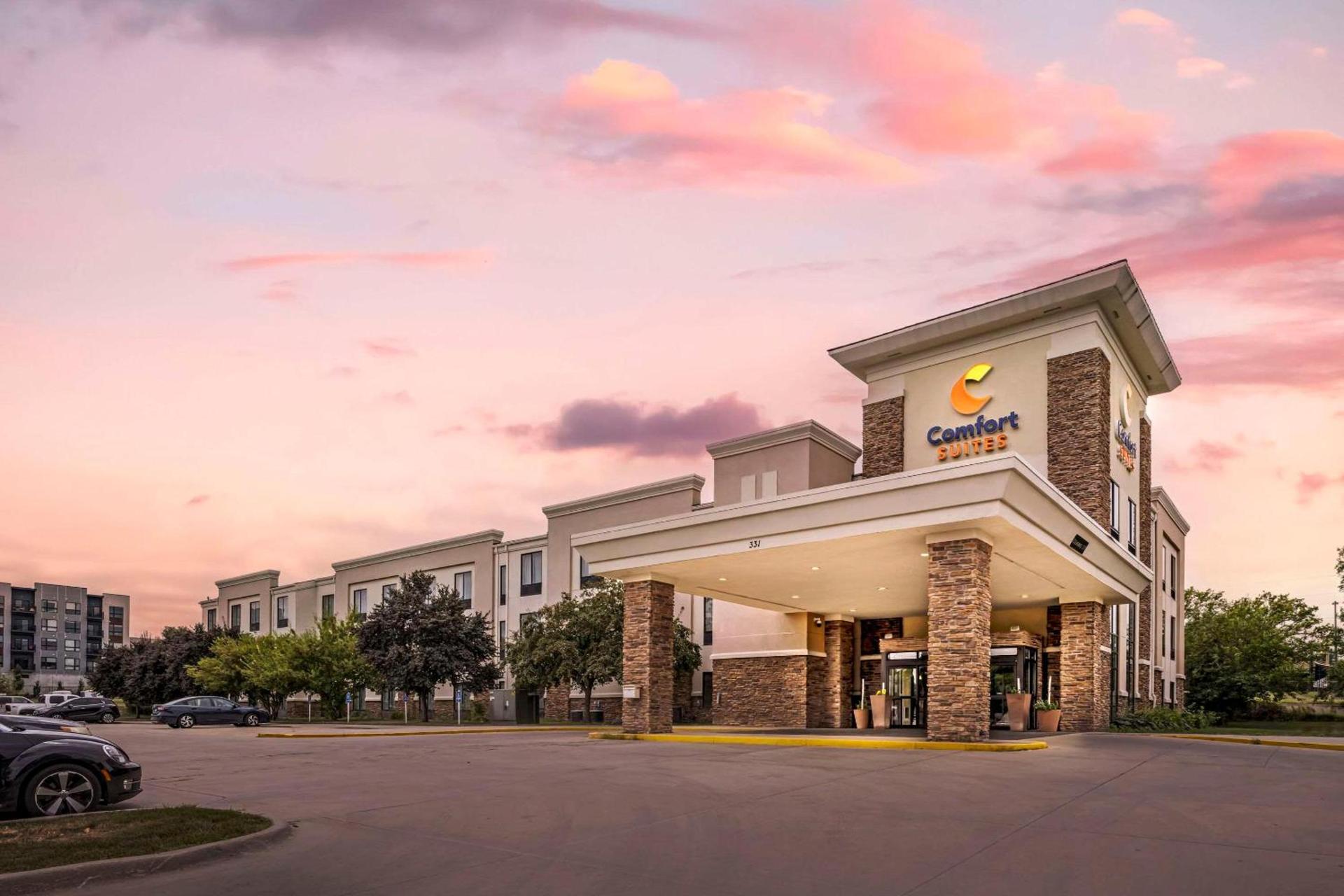 Comfort Suites East Lincoln - Mall Area photo 4