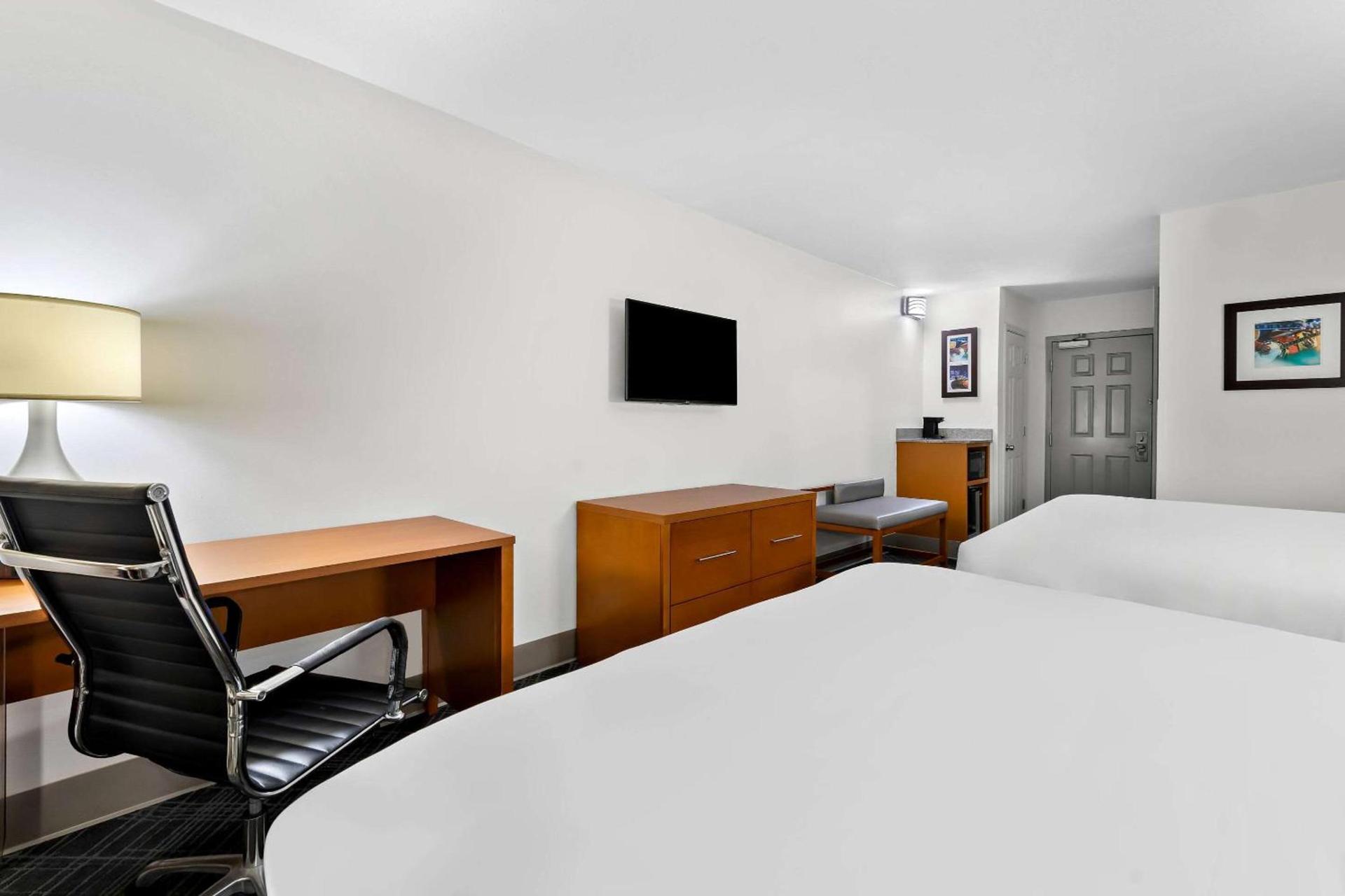 Comfort Inn & Suites Nashville Near Tanger Outlets I-24 Antioch photo 14