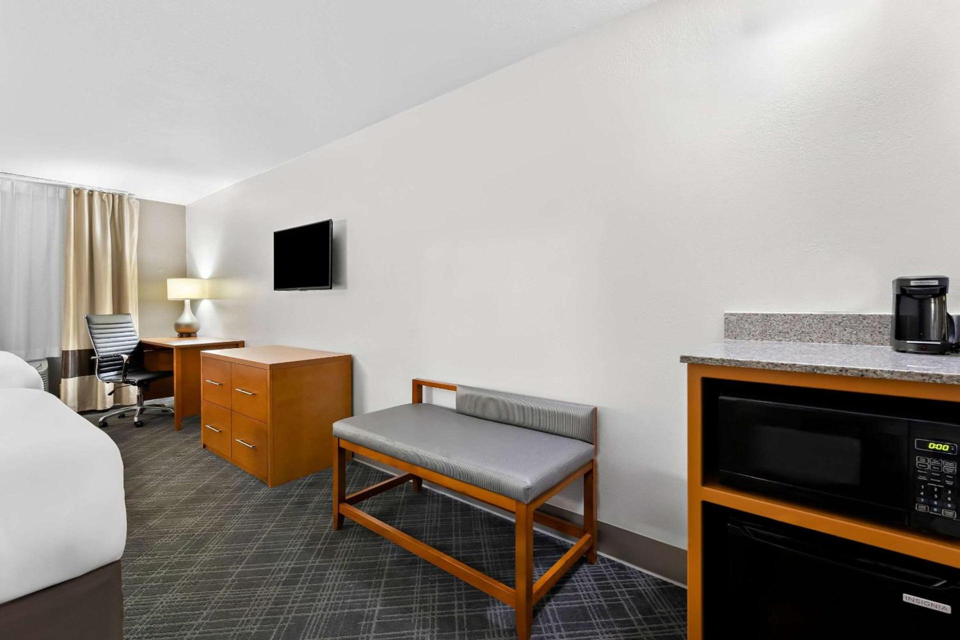 Comfort Inn & Suites Nashville Near Tanger Outlets I-24 Antioch photo 15