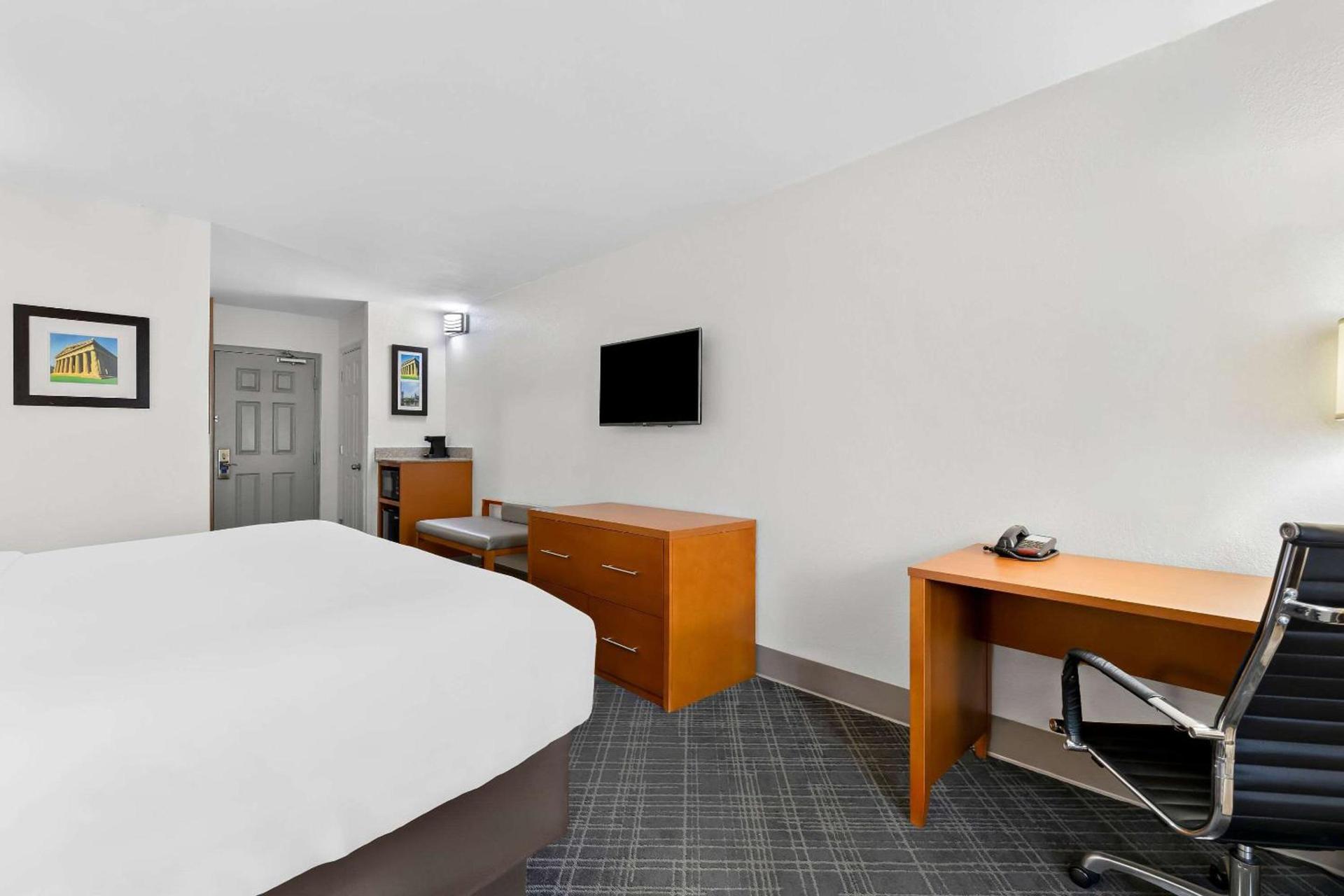 Comfort Inn & Suites Nashville Near Tanger Outlets I-24 Antioch photo 20