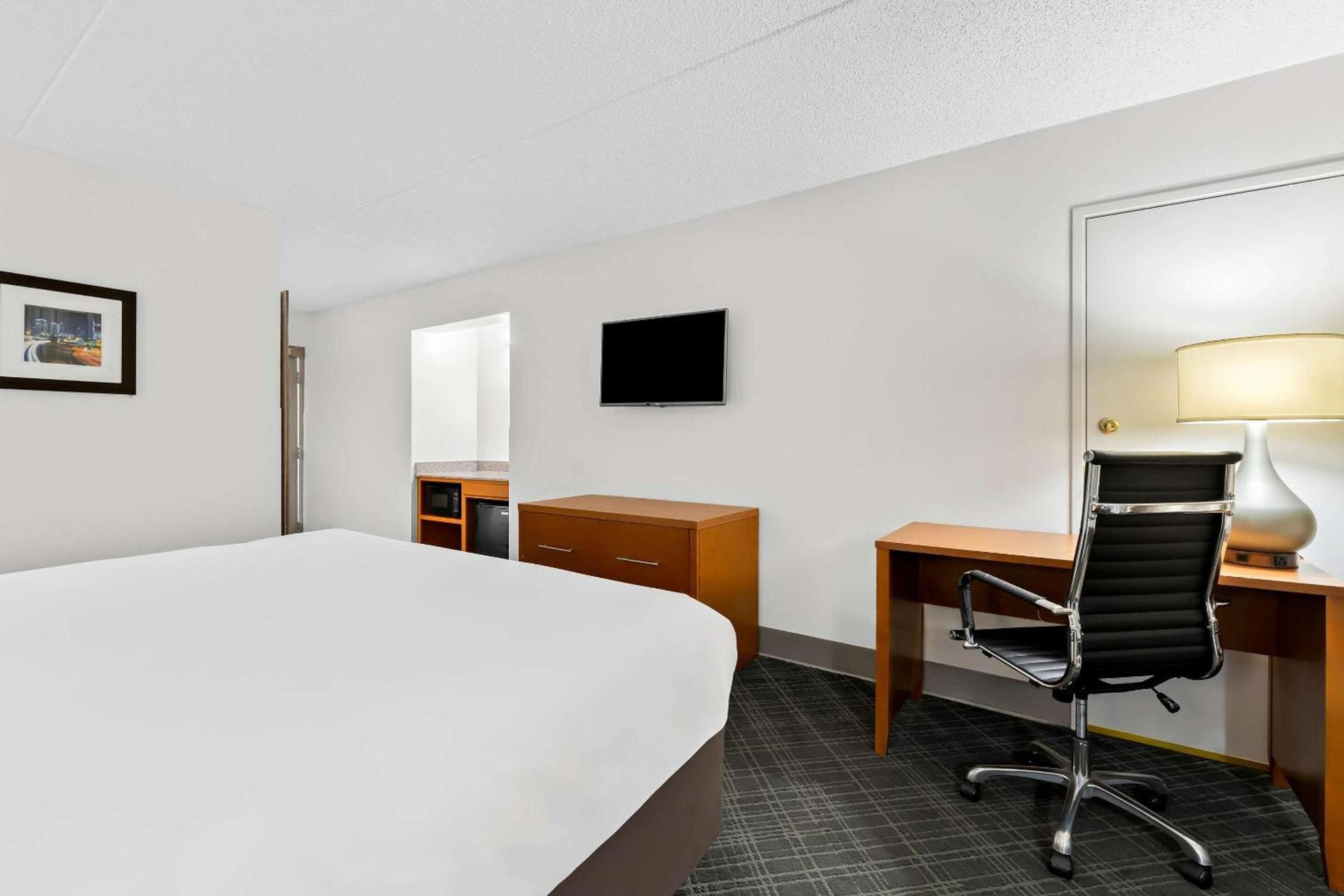 Comfort Inn & Suites Nashville Near Tanger Outlets I-24 Antioch photo 23