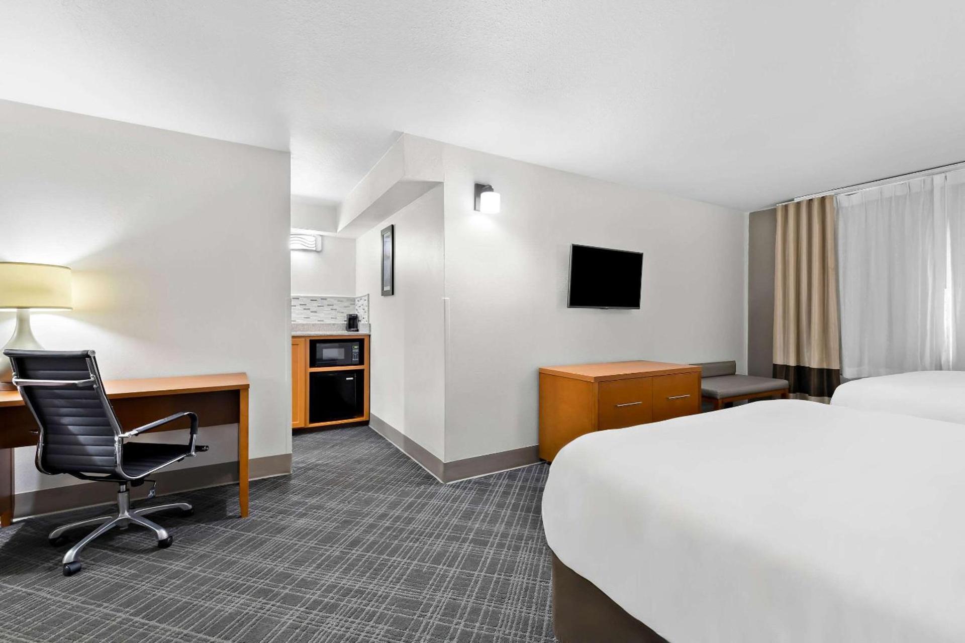 Comfort Inn & Suites Nashville Near Tanger Outlets I-24 Antioch photo 30