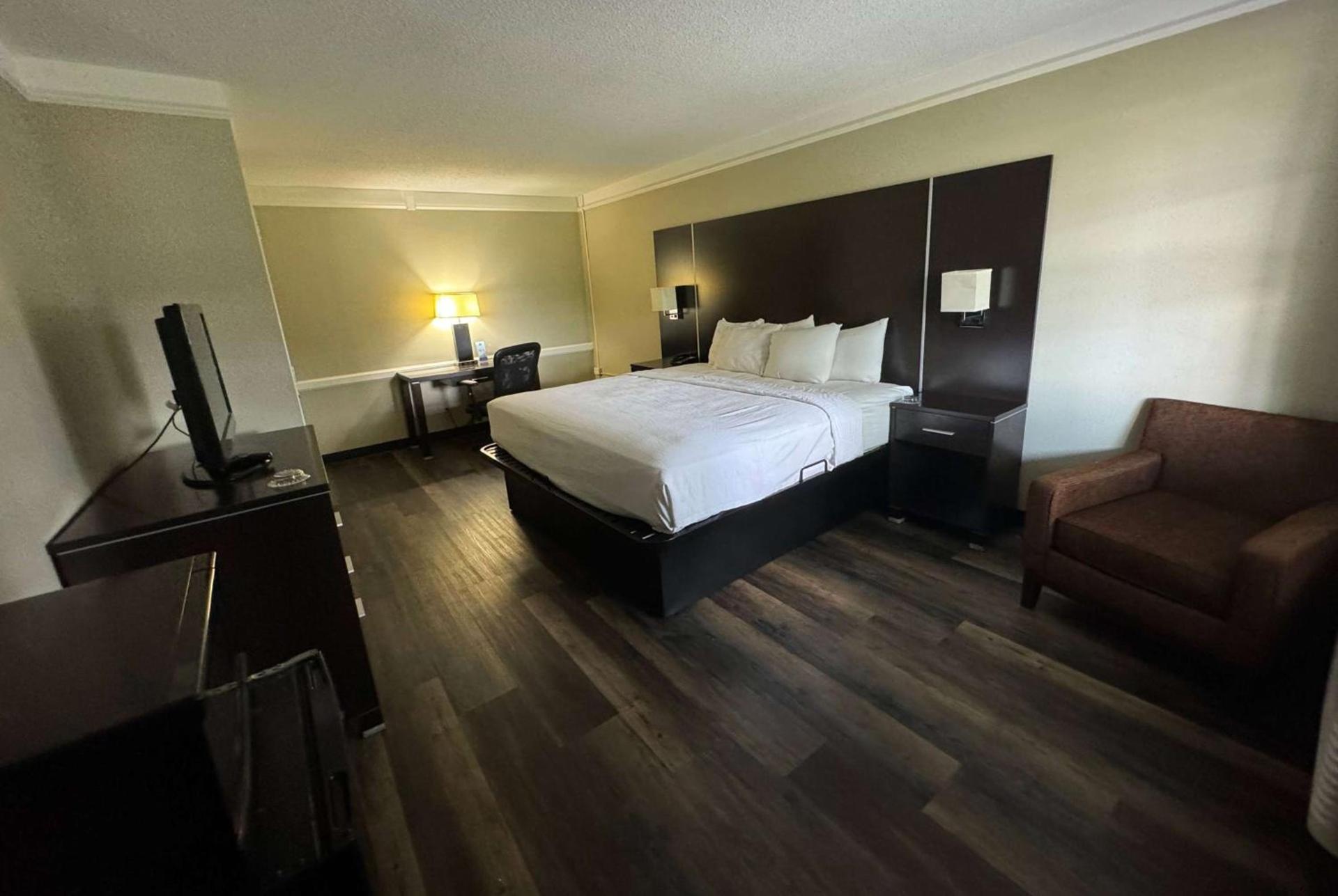 Quality Inn & Suites Tuscaloosa near University photo 10