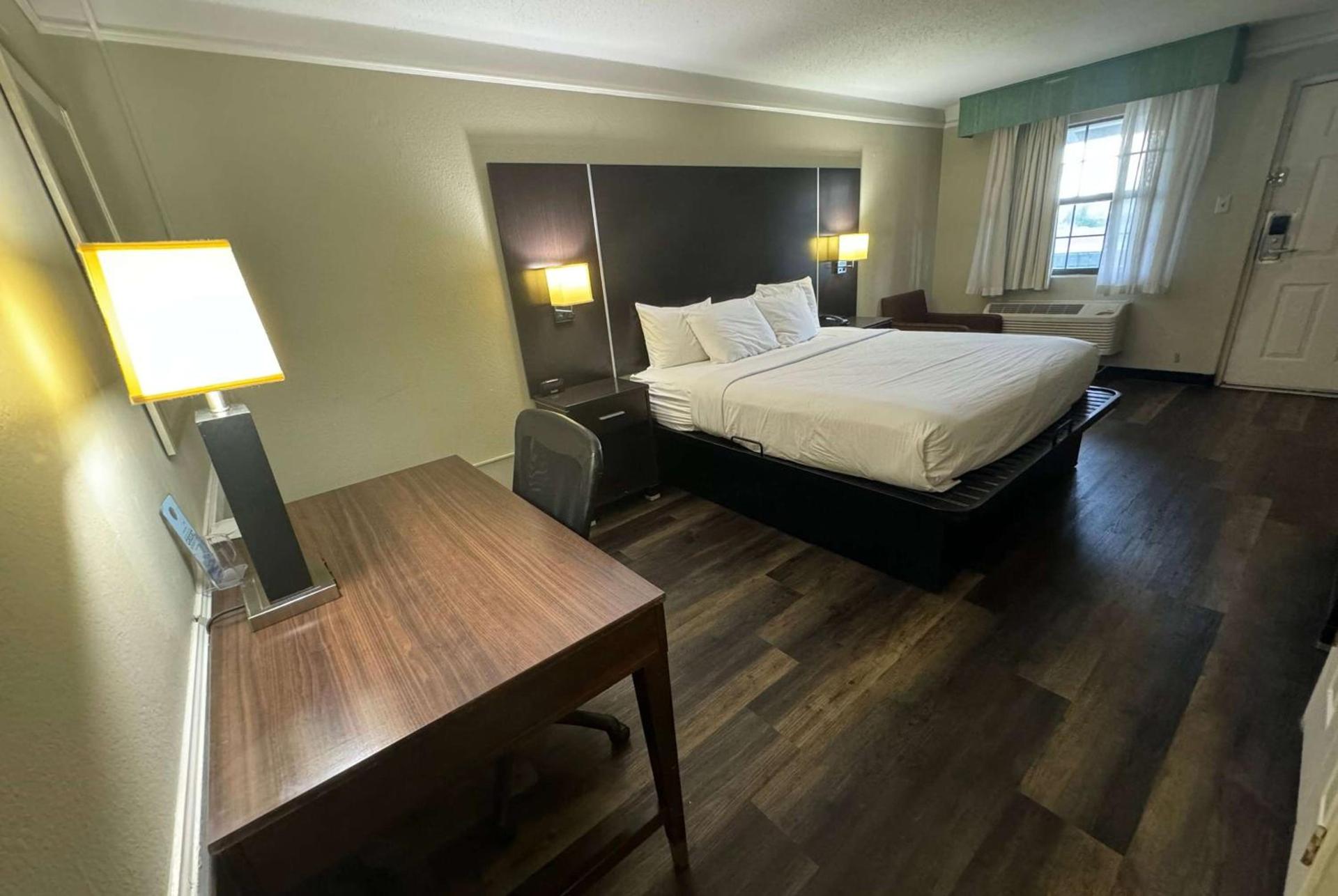 Quality Inn & Suites Tuscaloosa near University photo 15