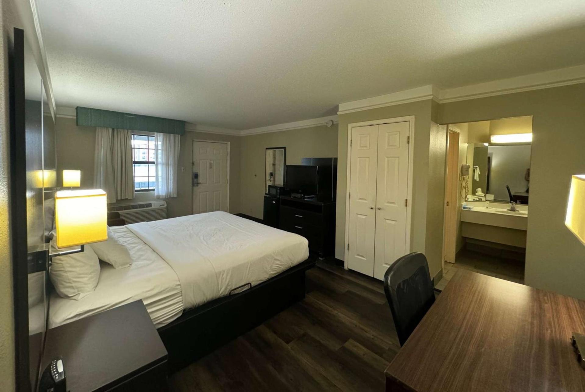 Quality Inn & Suites Tuscaloosa near University photo 18