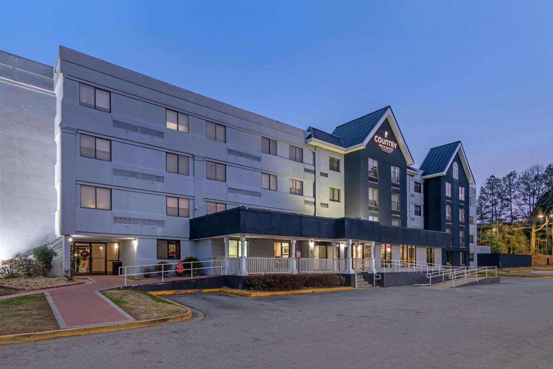 Country Inn & Suites by Radisson, Atlanta Airport South, GA photo 2