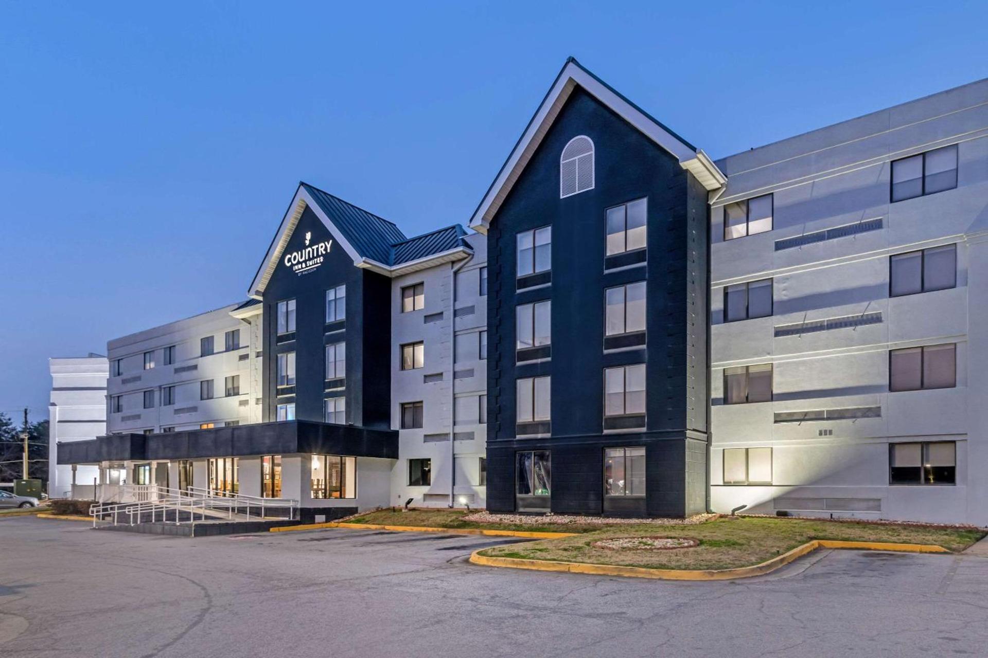 Country Inn & Suites by Radisson, Atlanta Airport South, GA photo 3
