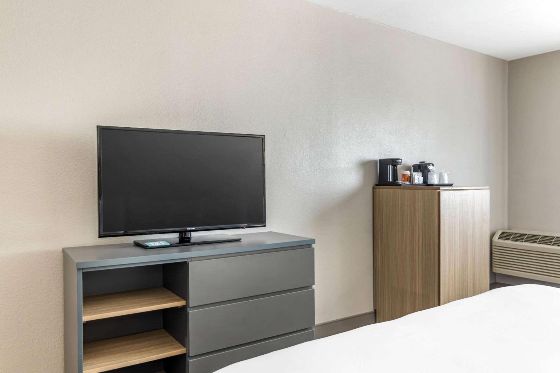 Country Inn & Suites by Radisson, Atlanta Airport South, GA photo 8