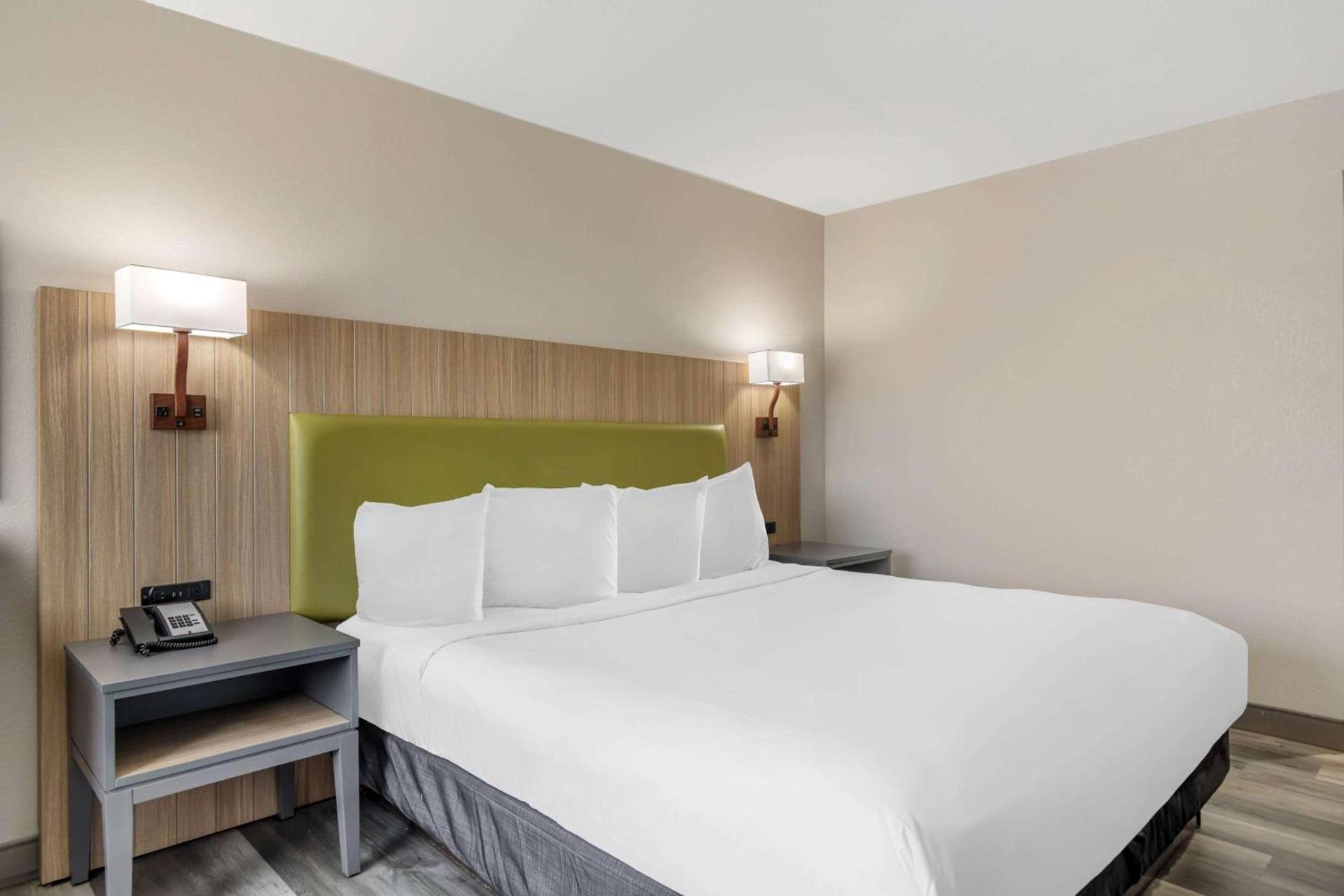 Country Inn & Suites by Radisson, Atlanta Airport South, GA photo 9