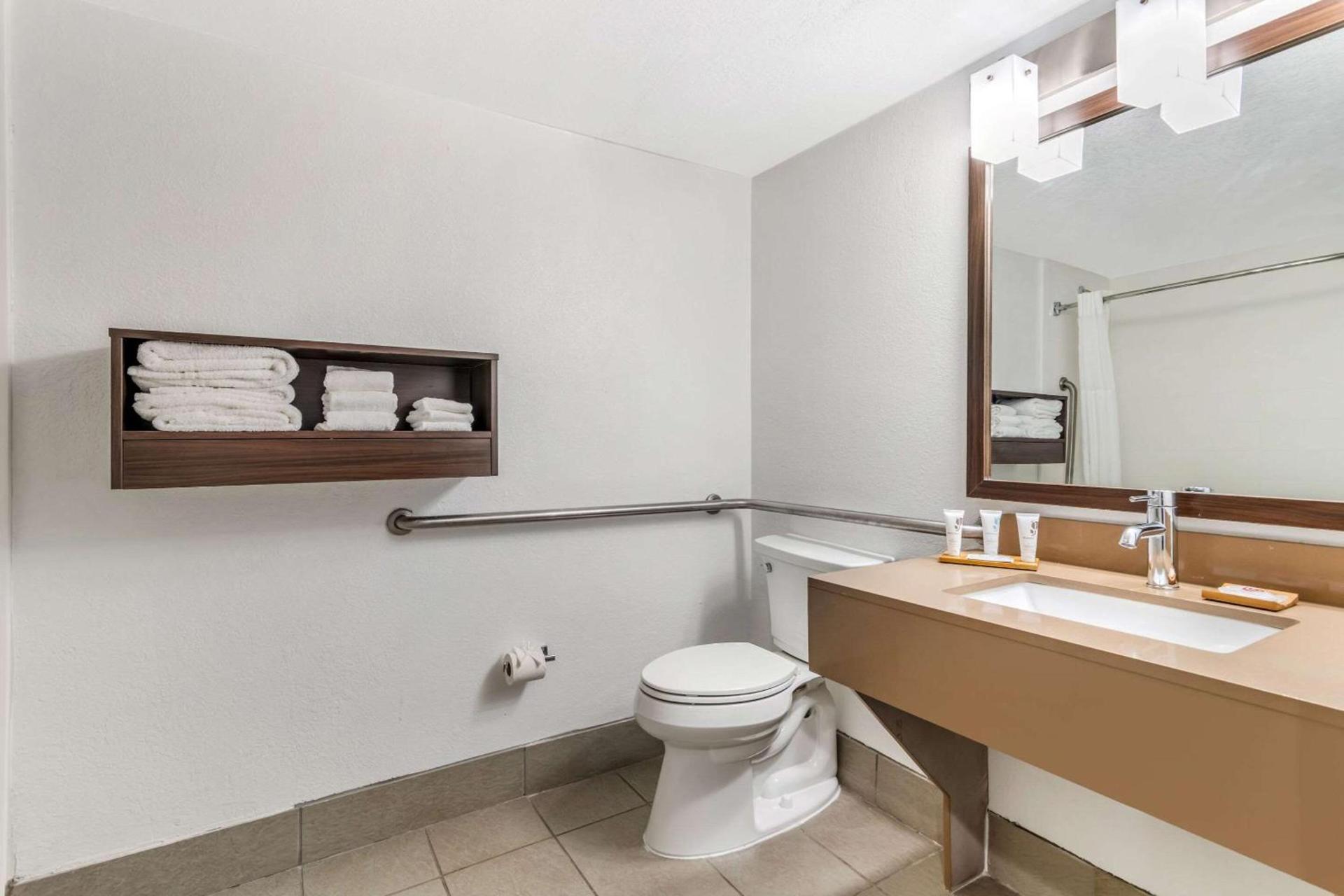 Country Inn & Suites by Radisson, Atlanta Airport South, GA photo 11