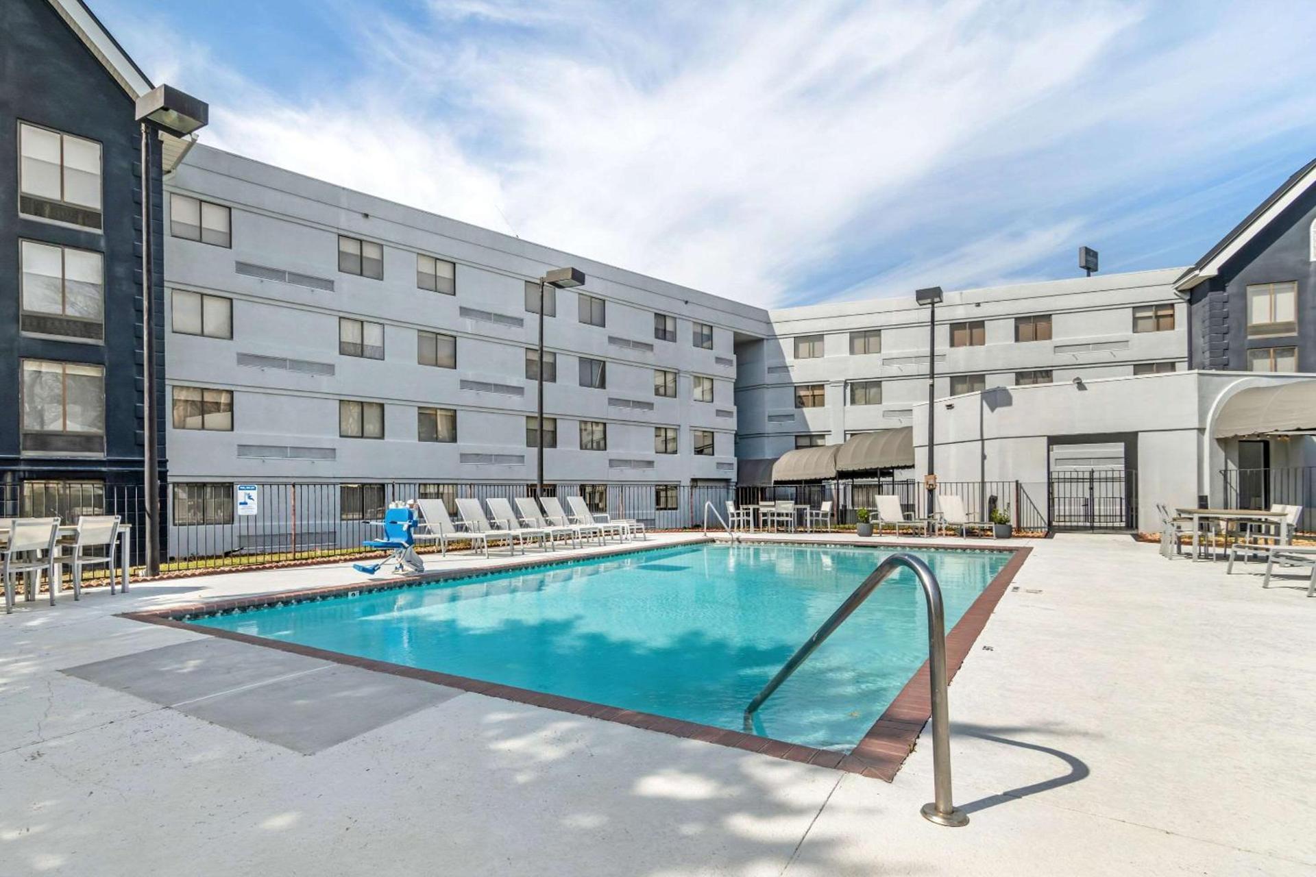 Country Inn & Suites by Radisson, Atlanta Airport South, GA photo 31