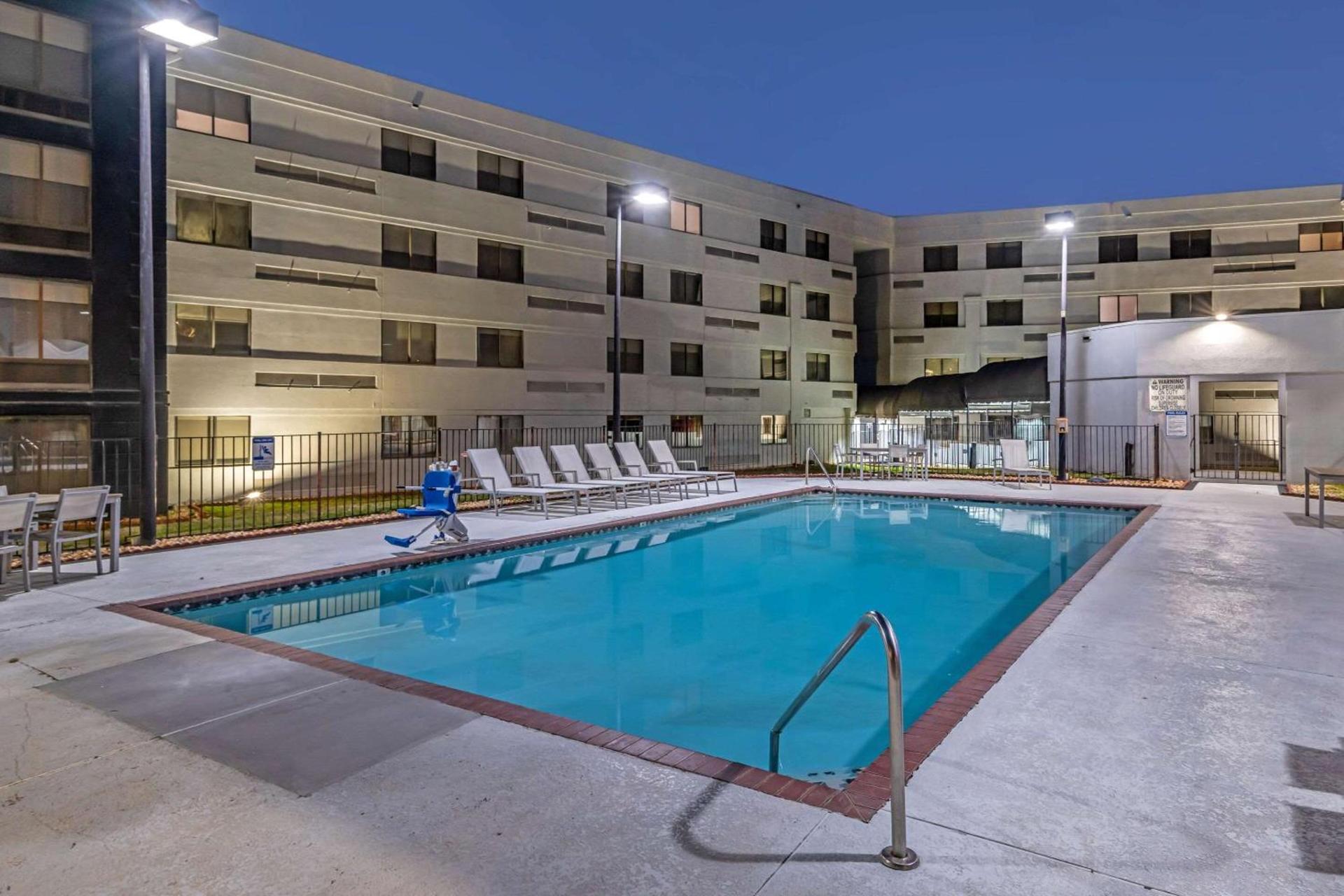 Country Inn & Suites by Radisson, Atlanta Airport South, GA photo 33