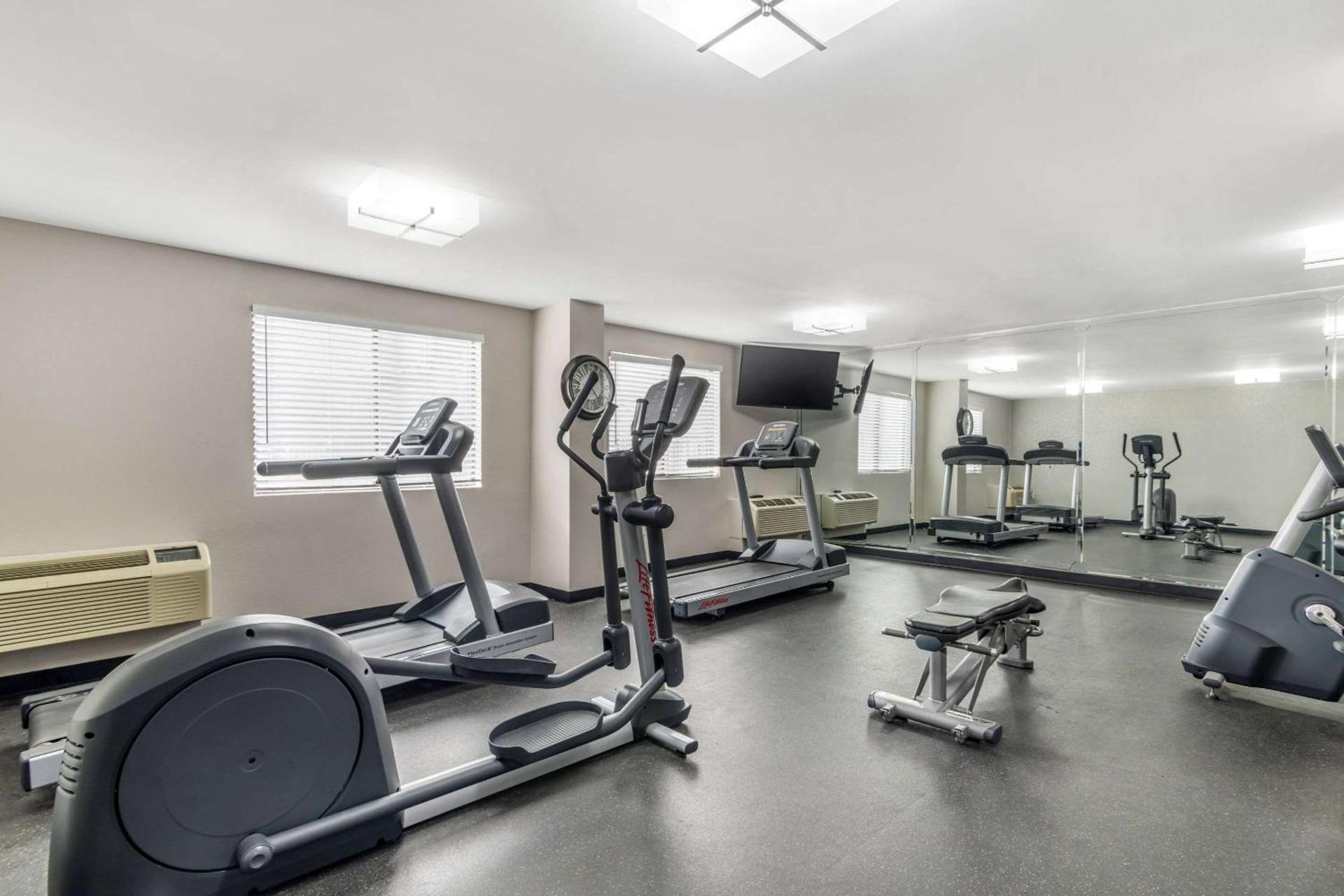Country Inn & Suites by Radisson, Atlanta Airport South, GA photo 35