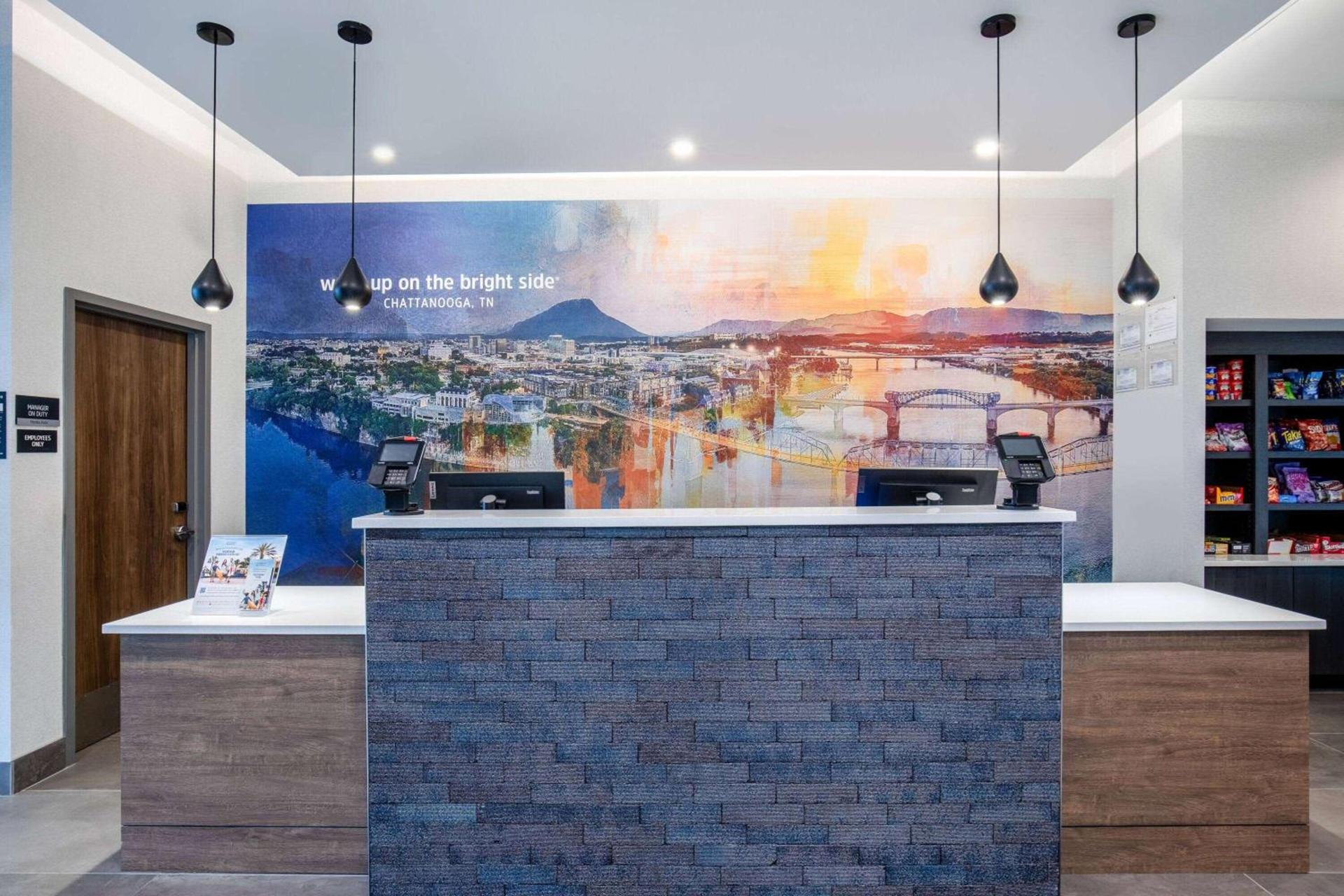 La Quinta Inn & Suites by Wyndham Chattanooga Downtown/South photo 3