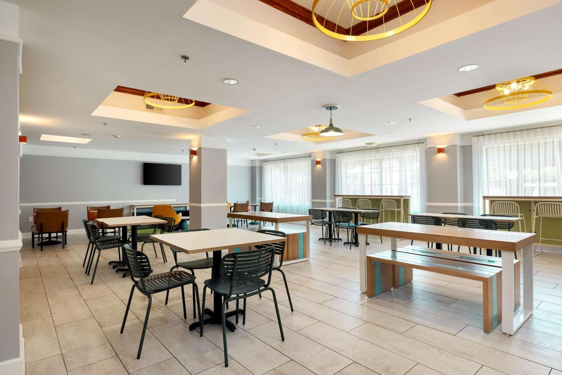 Spark by Hilton Savannah Airport photo 18
