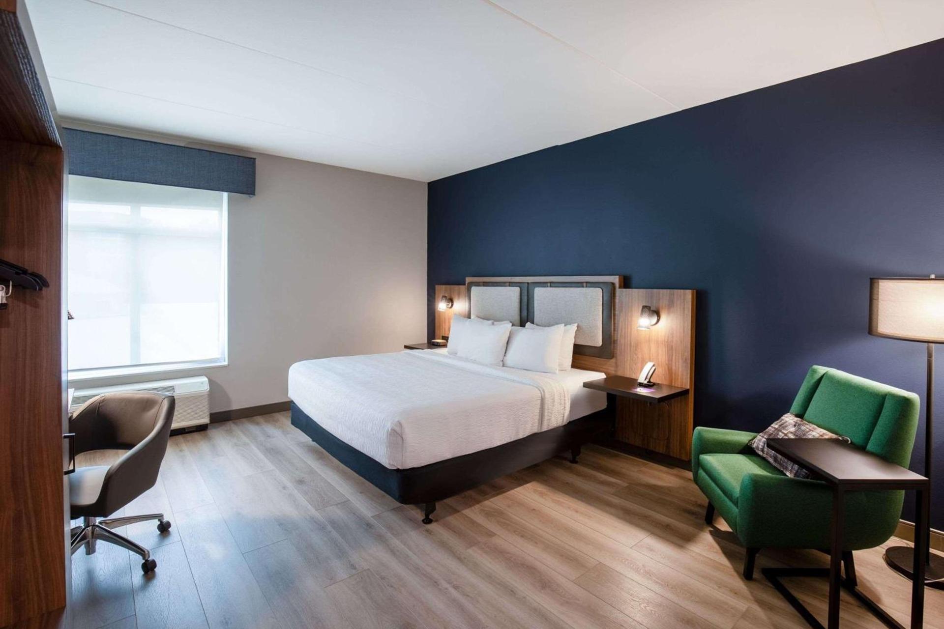 La Quinta Inn & Suites by Wyndham Chattanooga Downtown/South photo 11