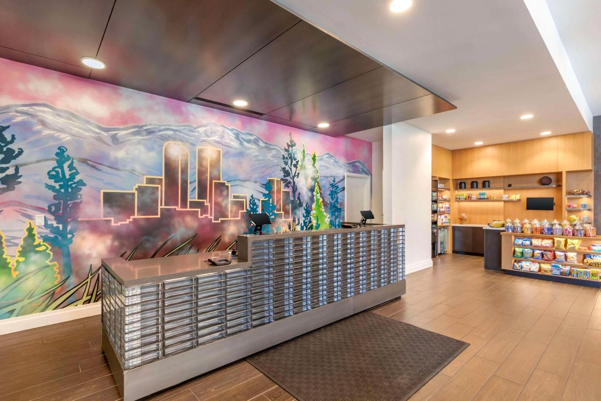 Cambria Hotel Denver Downtown RiNo photo 4