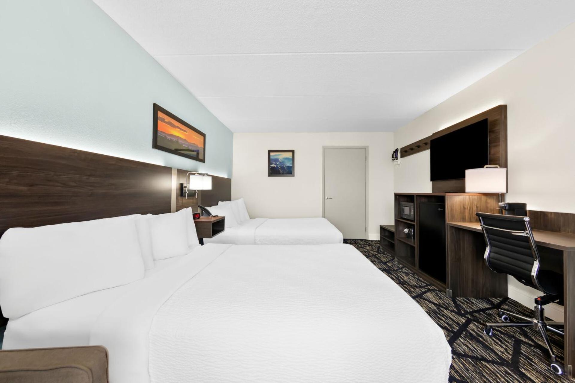 Clarion Inn & Suites near the Leconte Center Pigeon Forge photo 57