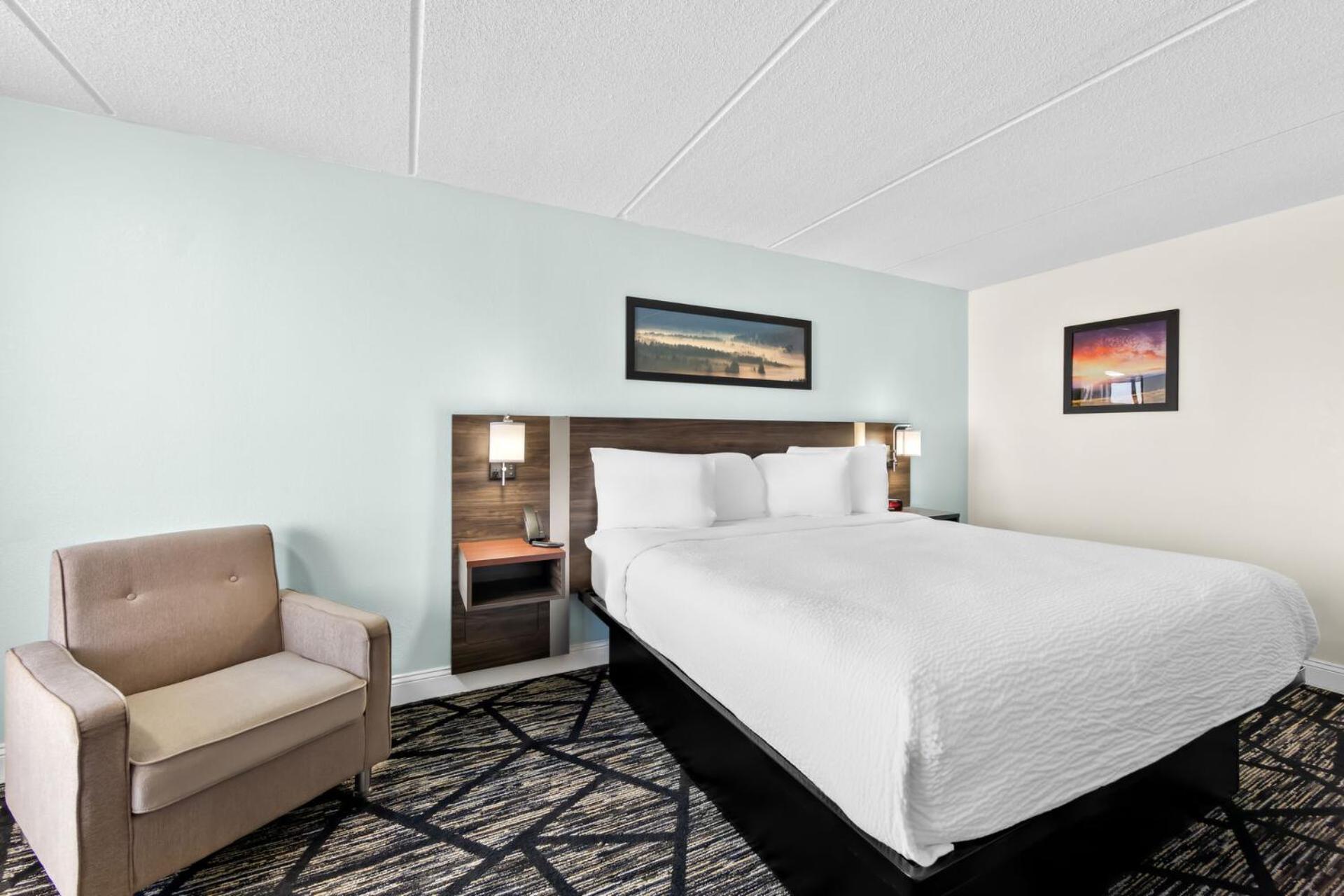 Clarion Inn & Suites near the Leconte Center Pigeon Forge photo 63