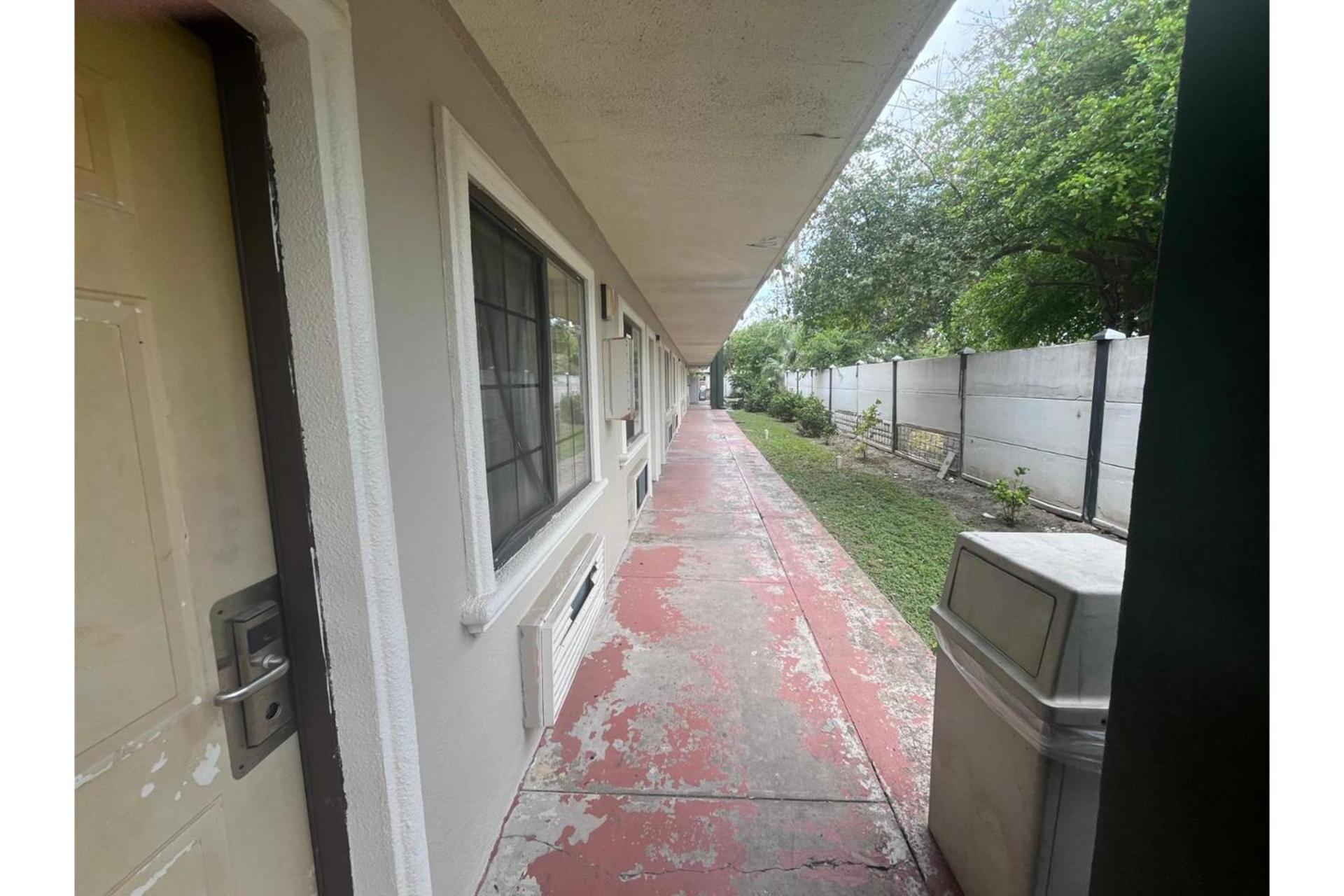 La Posada Inn By OYO Brownsville photo 15