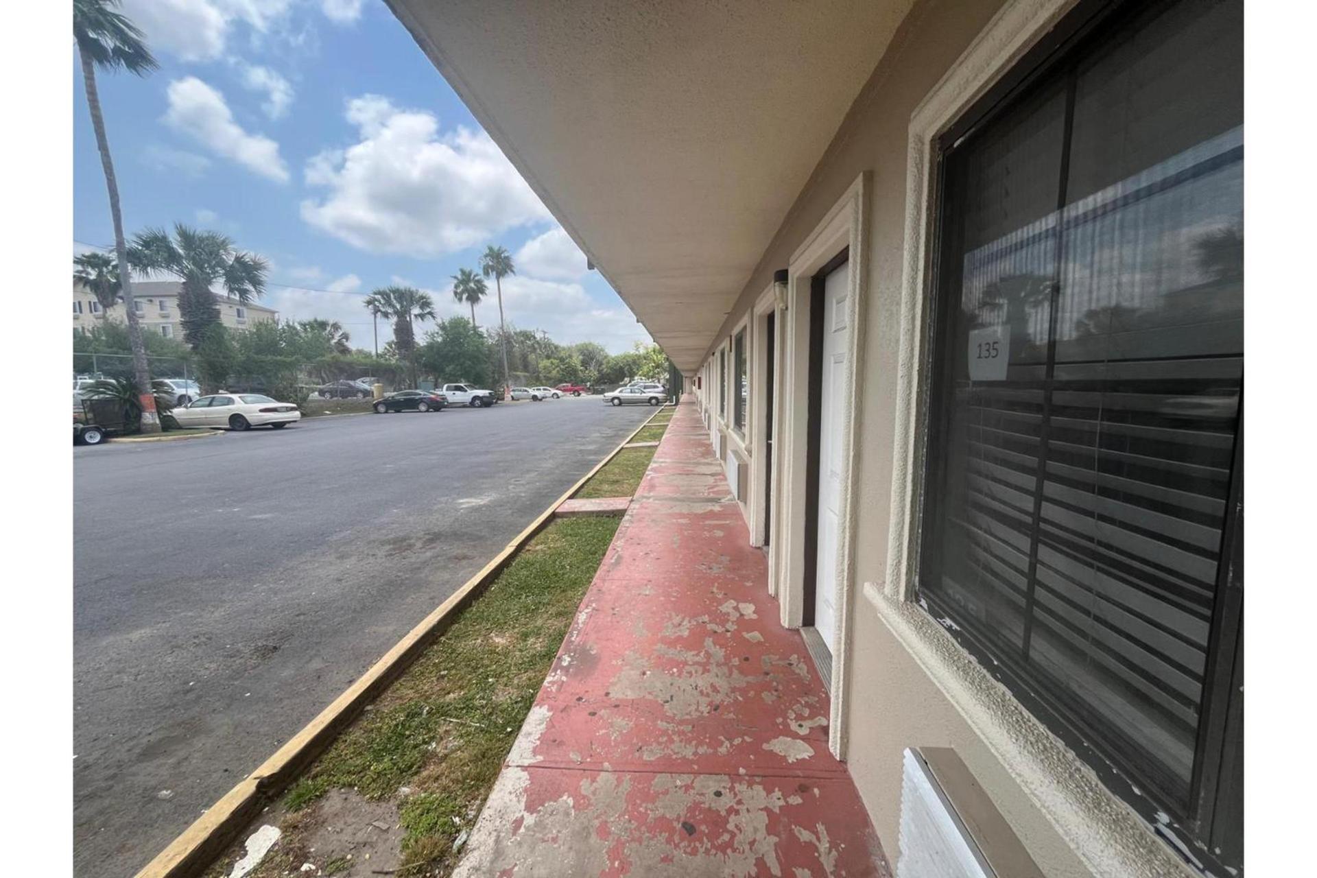 La Posada Inn By OYO Brownsville photo 16