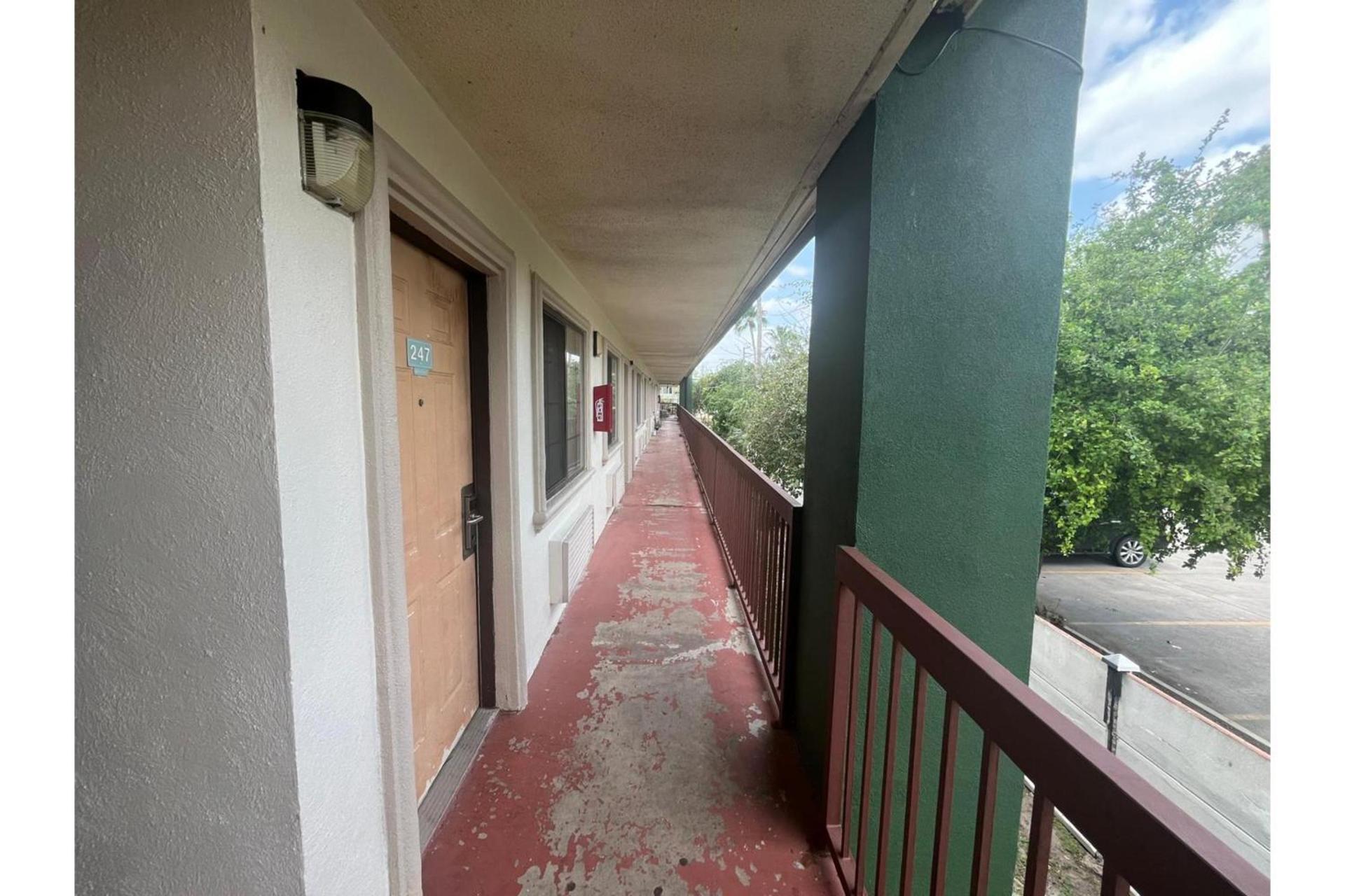 La Posada Inn By OYO Brownsville photo 19