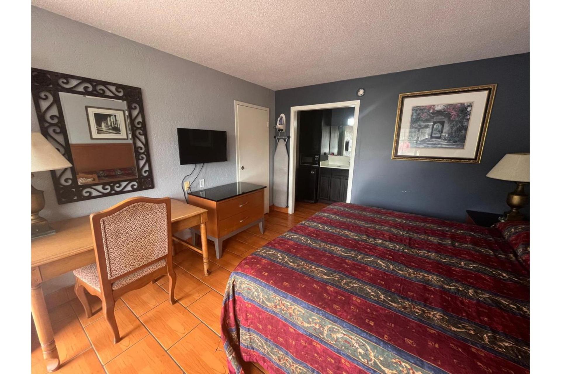 La Posada Inn By OYO Brownsville photo 28