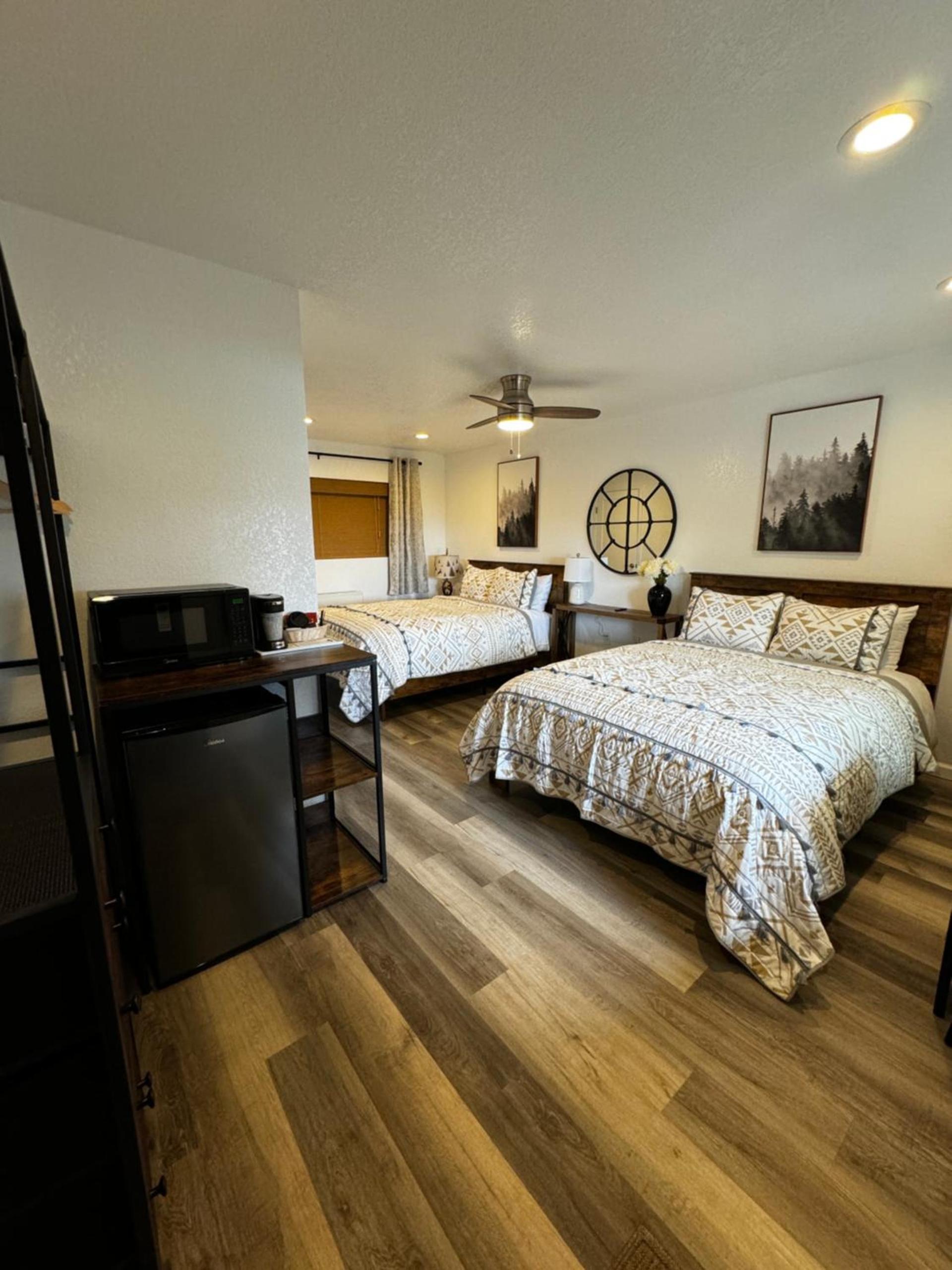 Ocean Cove Lodge photo 19