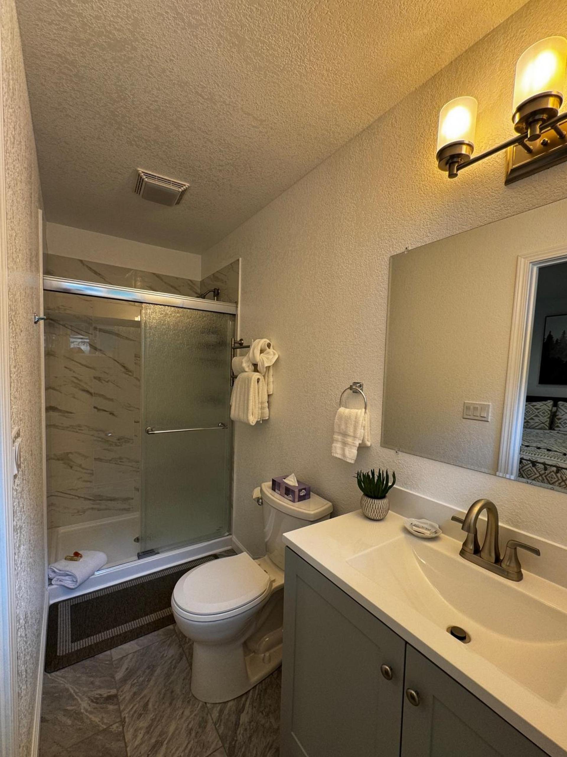 Ocean Cove Lodge photo 20