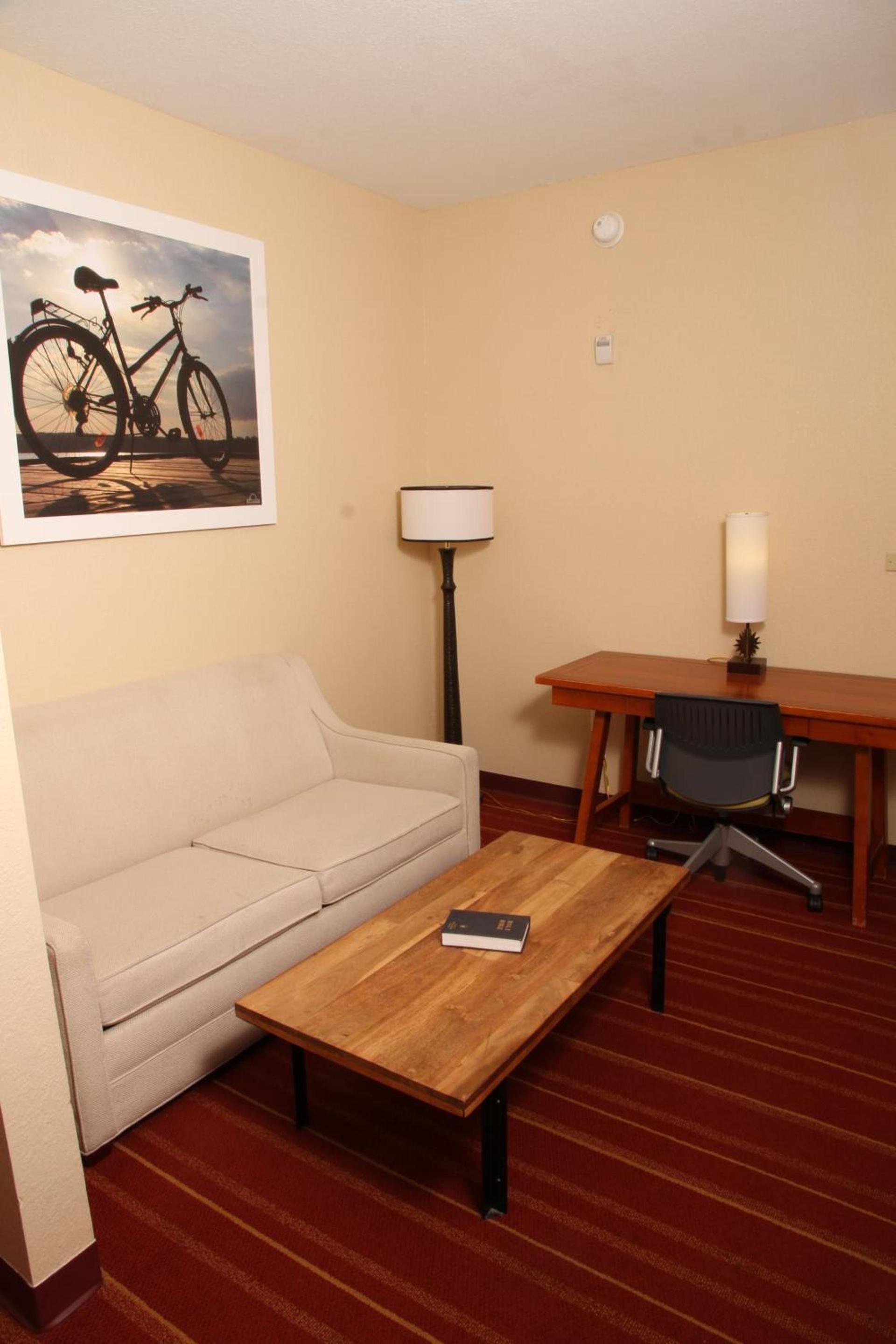 Days Inn by Wyndham Semmes Mobile photo 2