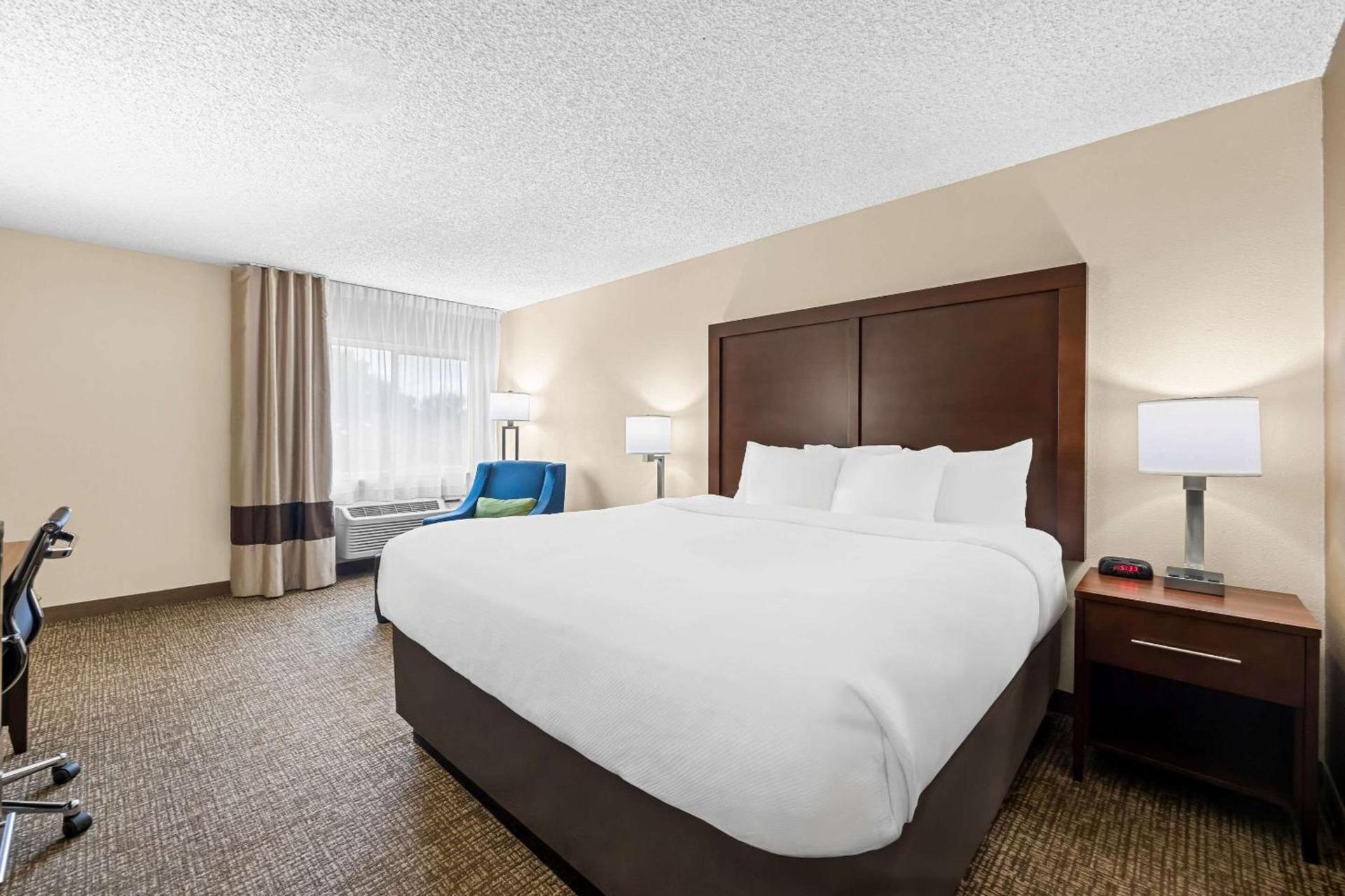Comfort Inn & Suites Pueblo photo 10