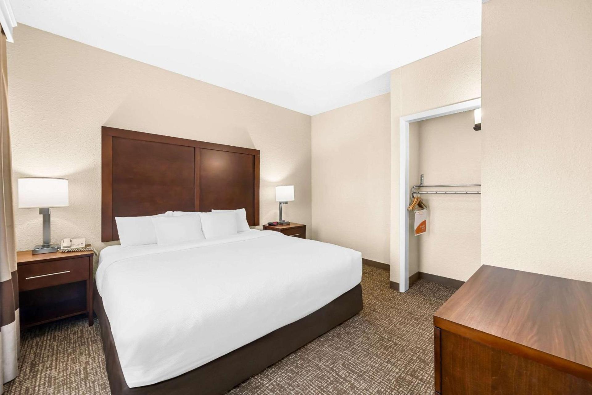 Comfort Inn & Suites Pueblo photo 24