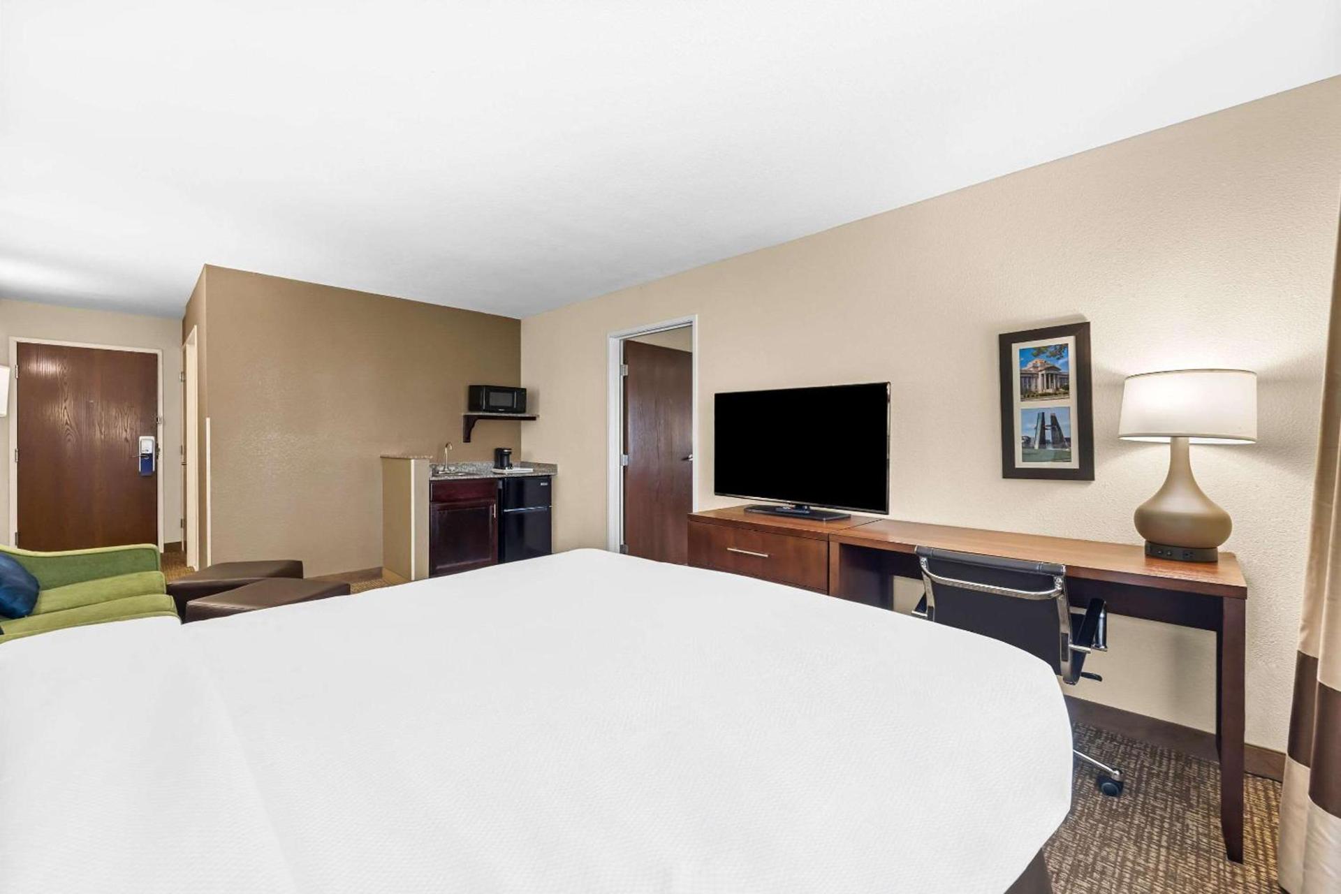 Comfort Inn & Suites Pueblo photo 34