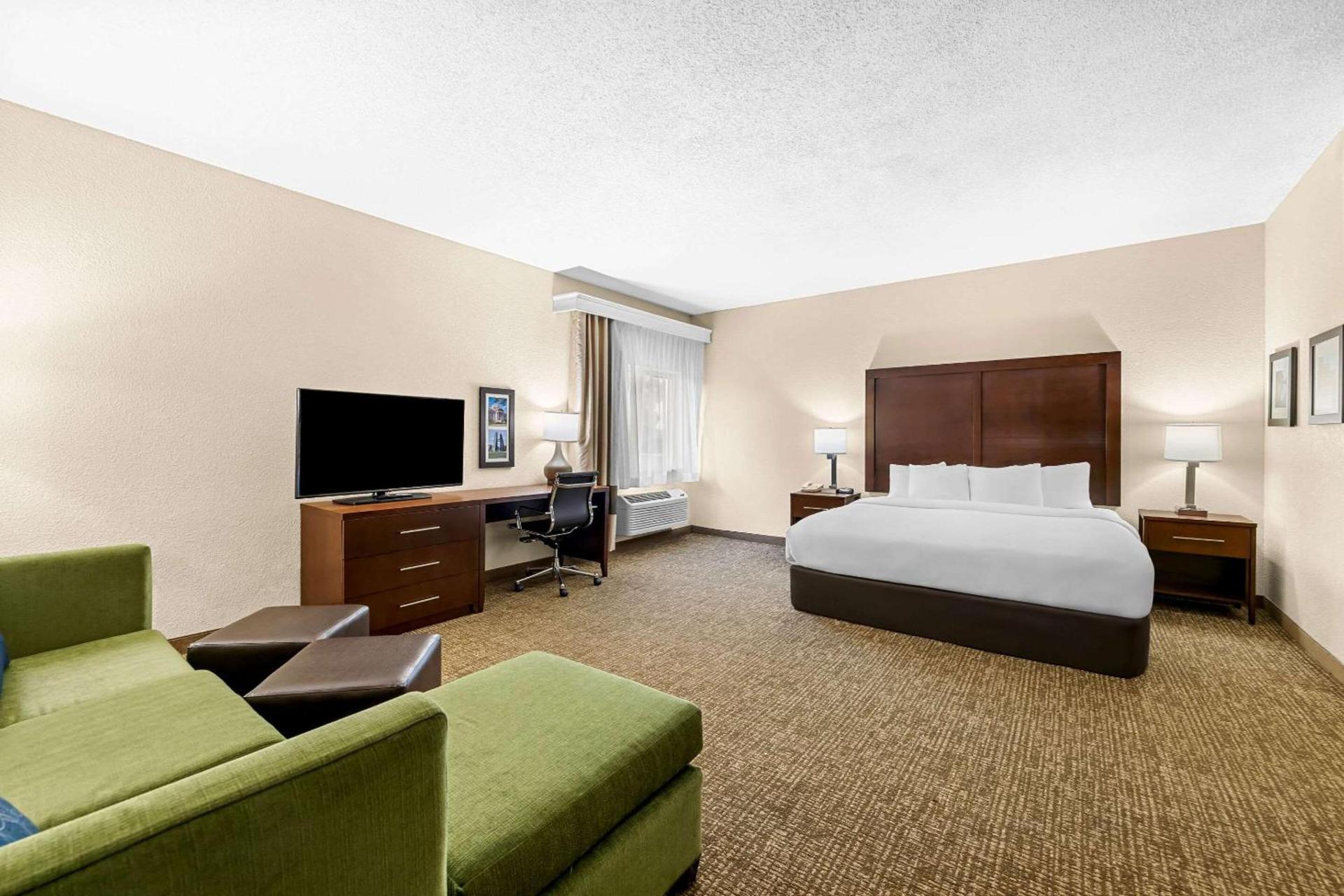Comfort Inn & Suites Pueblo photo 37