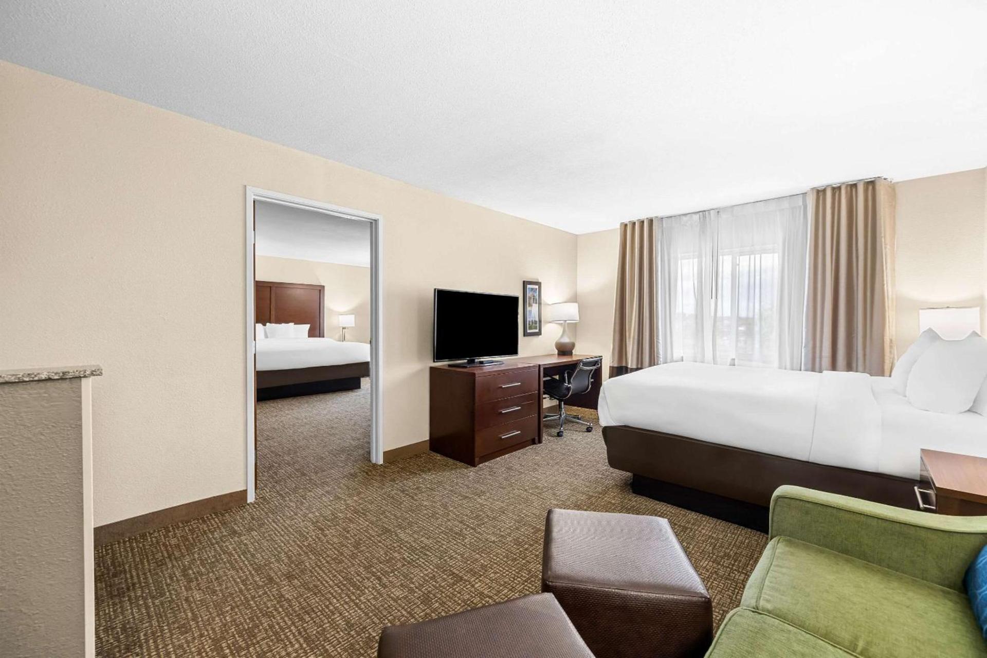 Comfort Inn & Suites Pueblo photo 35