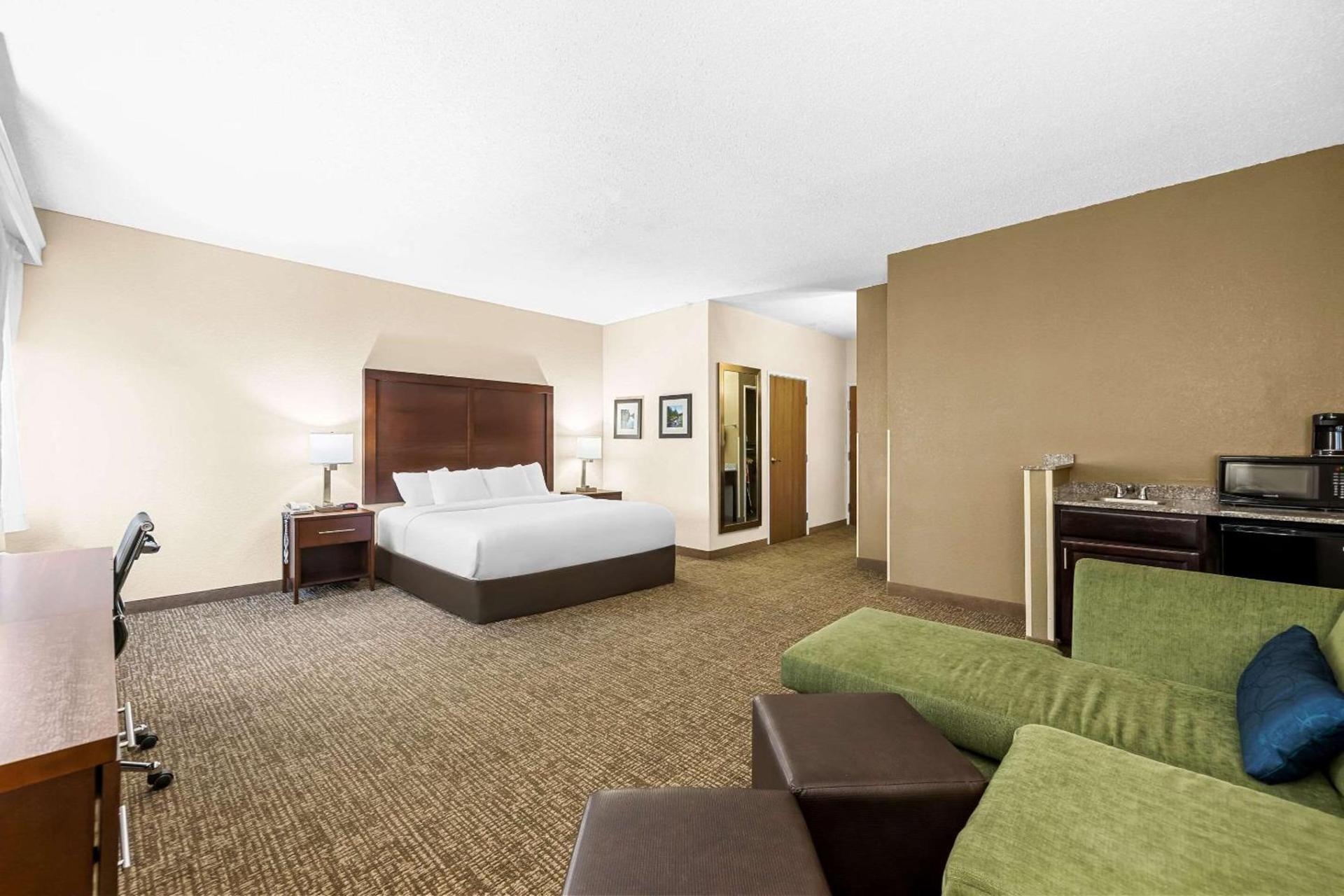 Comfort Inn & Suites Pueblo photo 38