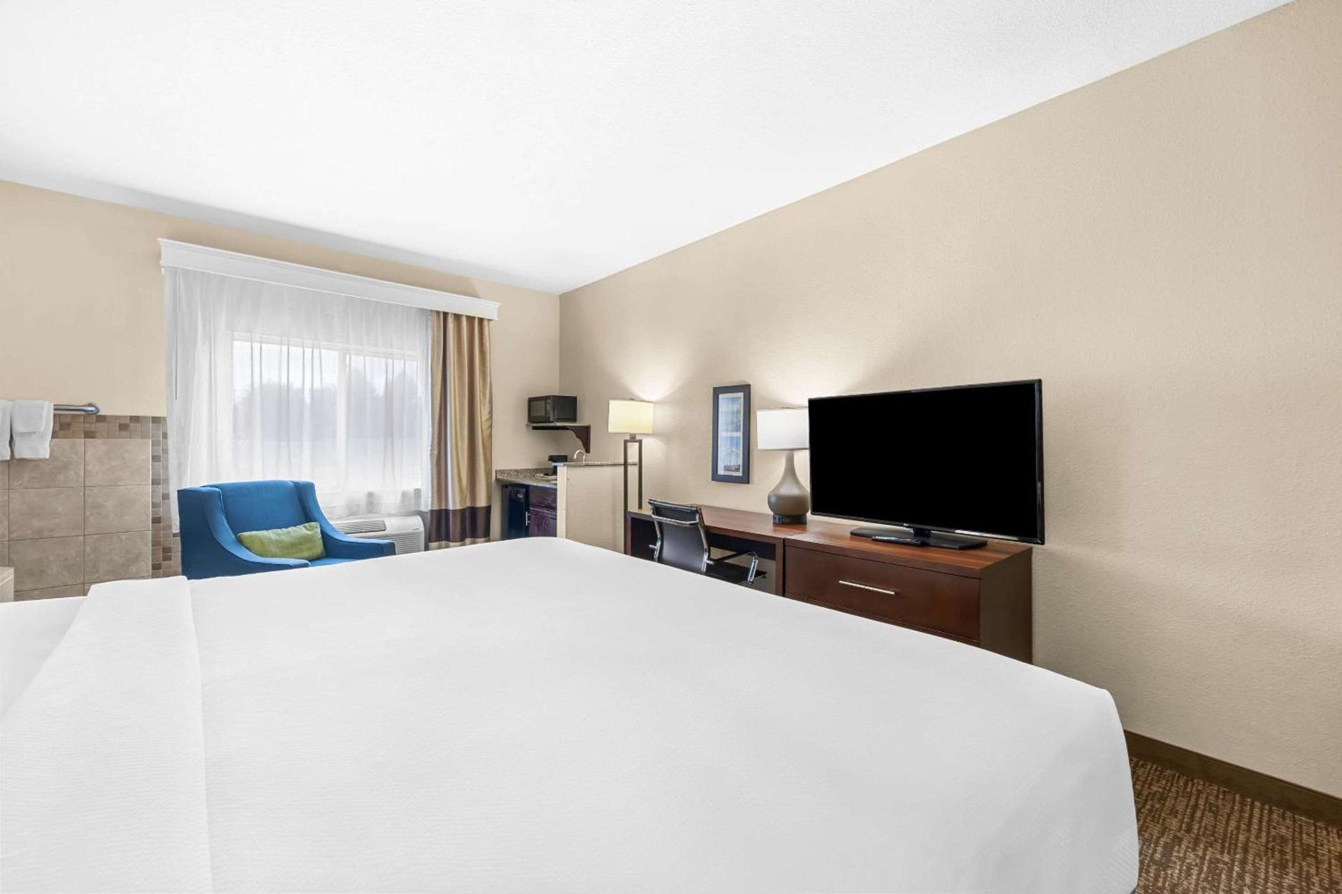 Comfort Inn & Suites Pueblo photo 42