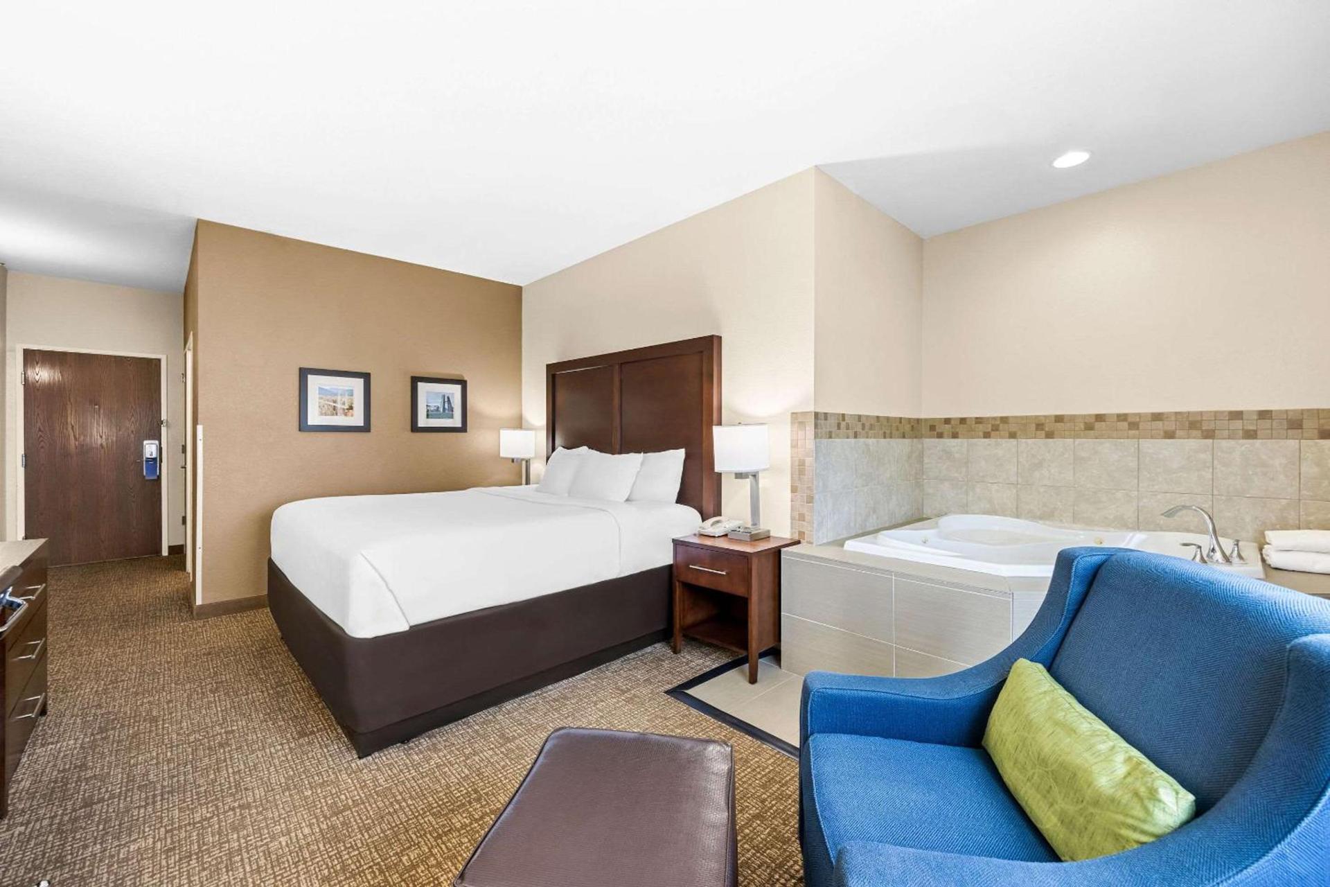 Comfort Inn & Suites Pueblo photo 41