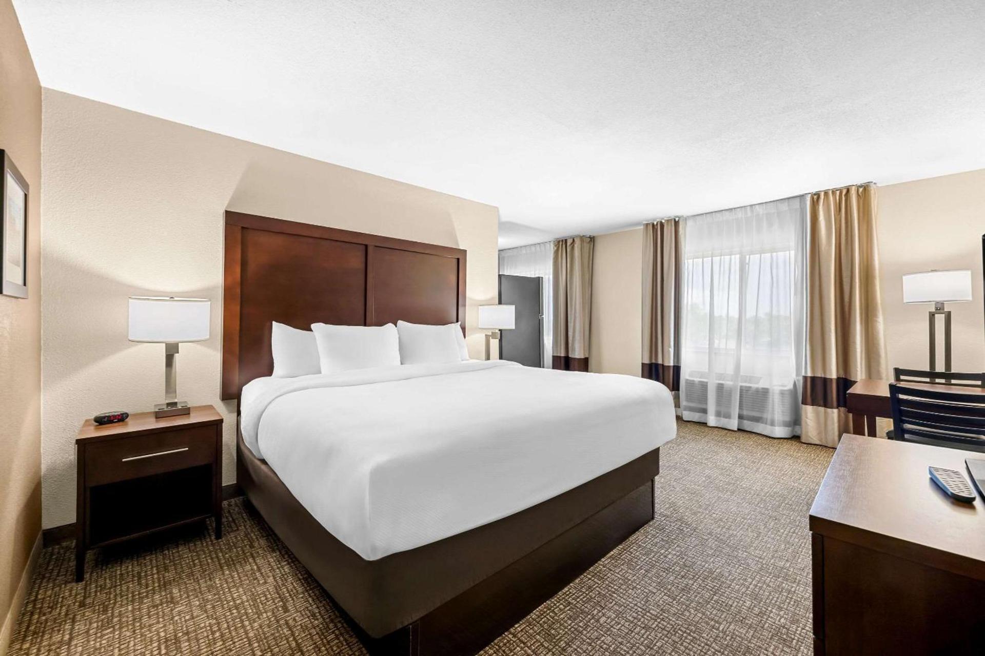Comfort Inn & Suites Pueblo photo 46