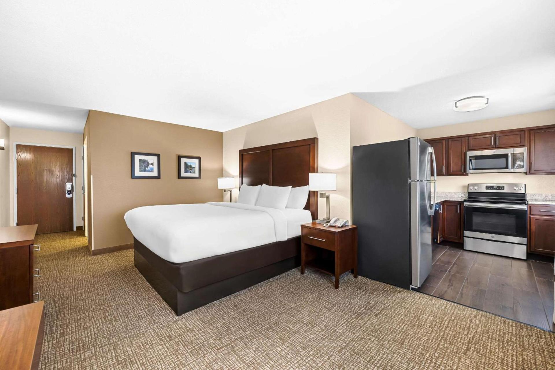 Comfort Inn & Suites Pueblo photo 47