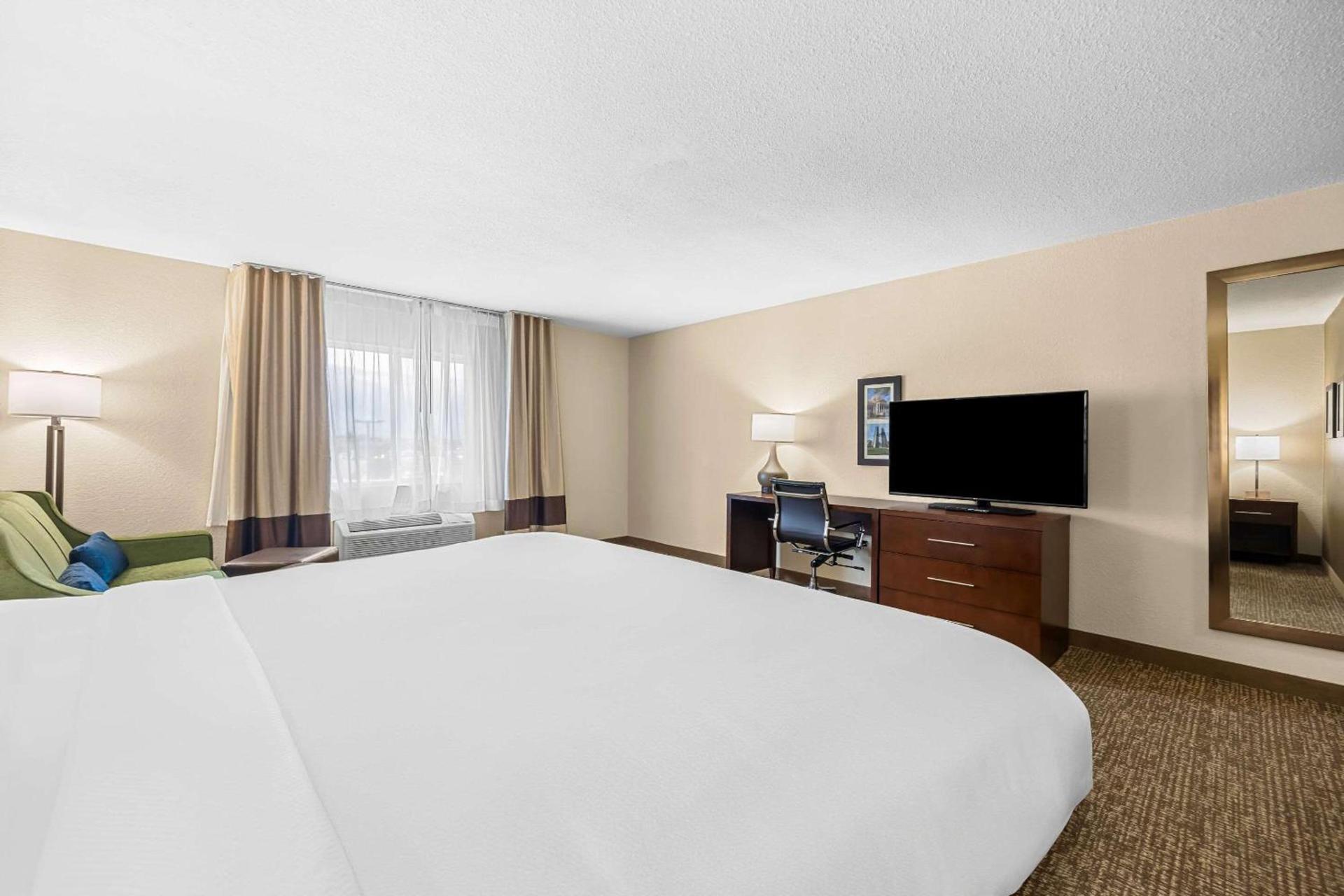 Comfort Inn & Suites Pueblo photo 52