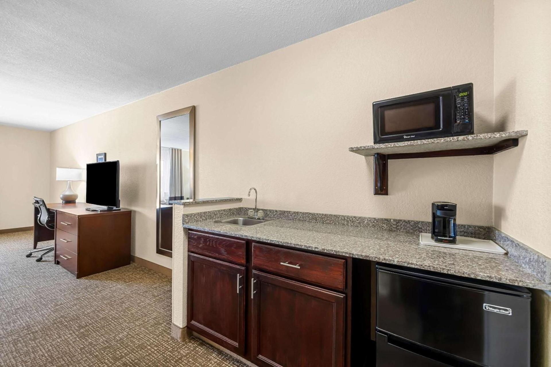 Comfort Inn & Suites Pueblo photo 53
