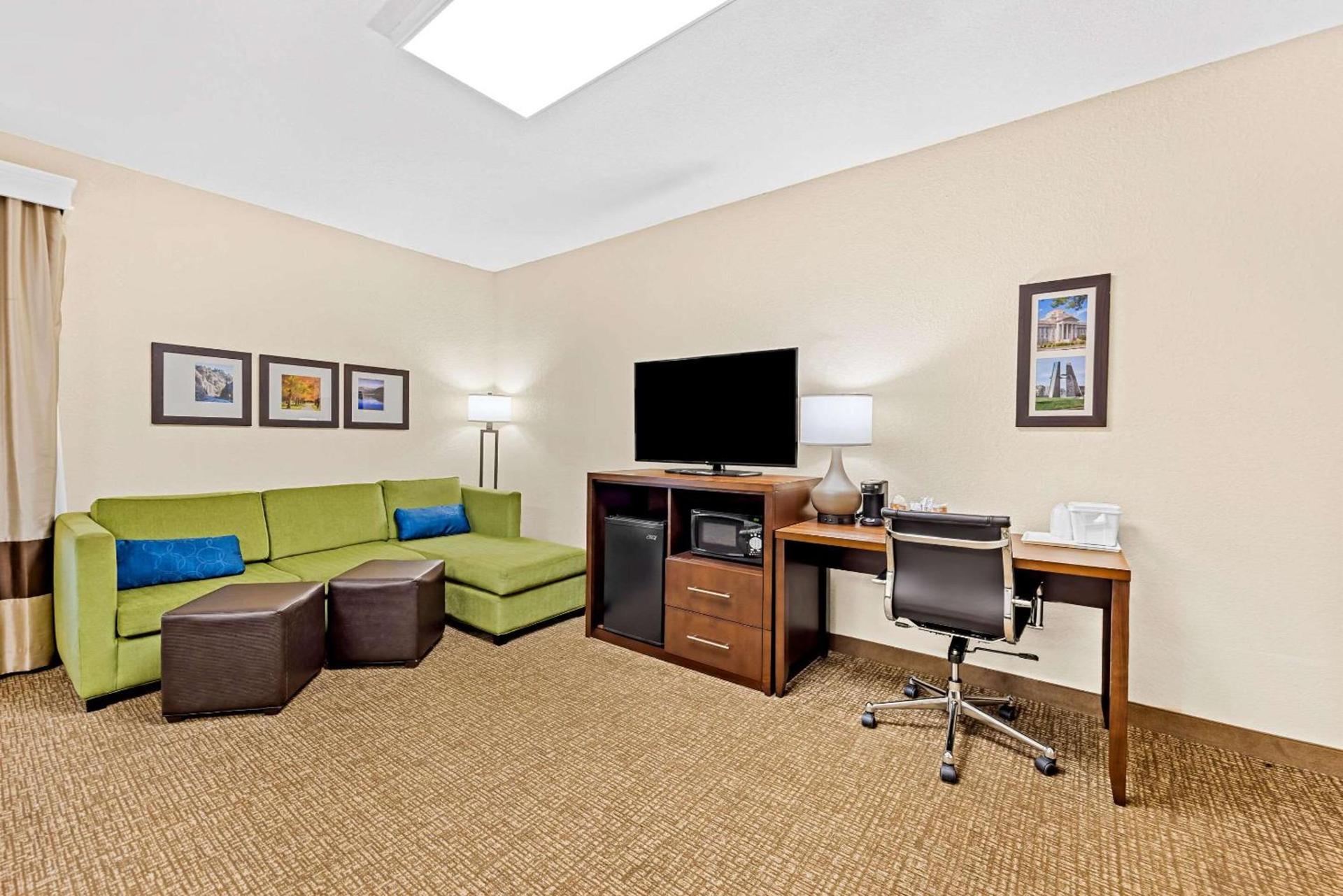 Comfort Inn & Suites Pueblo photo 56